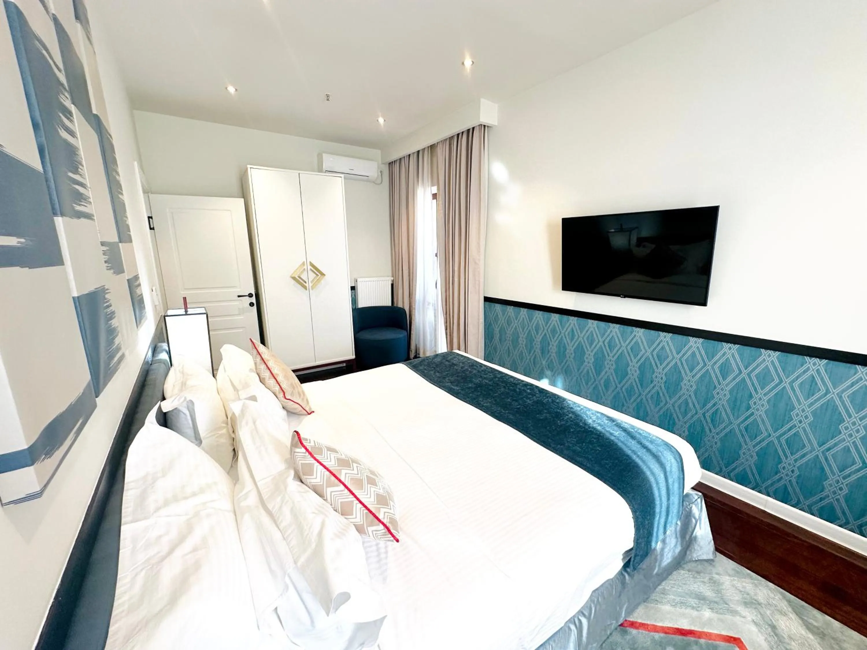 Bed in Somerset City Centre Atyrau