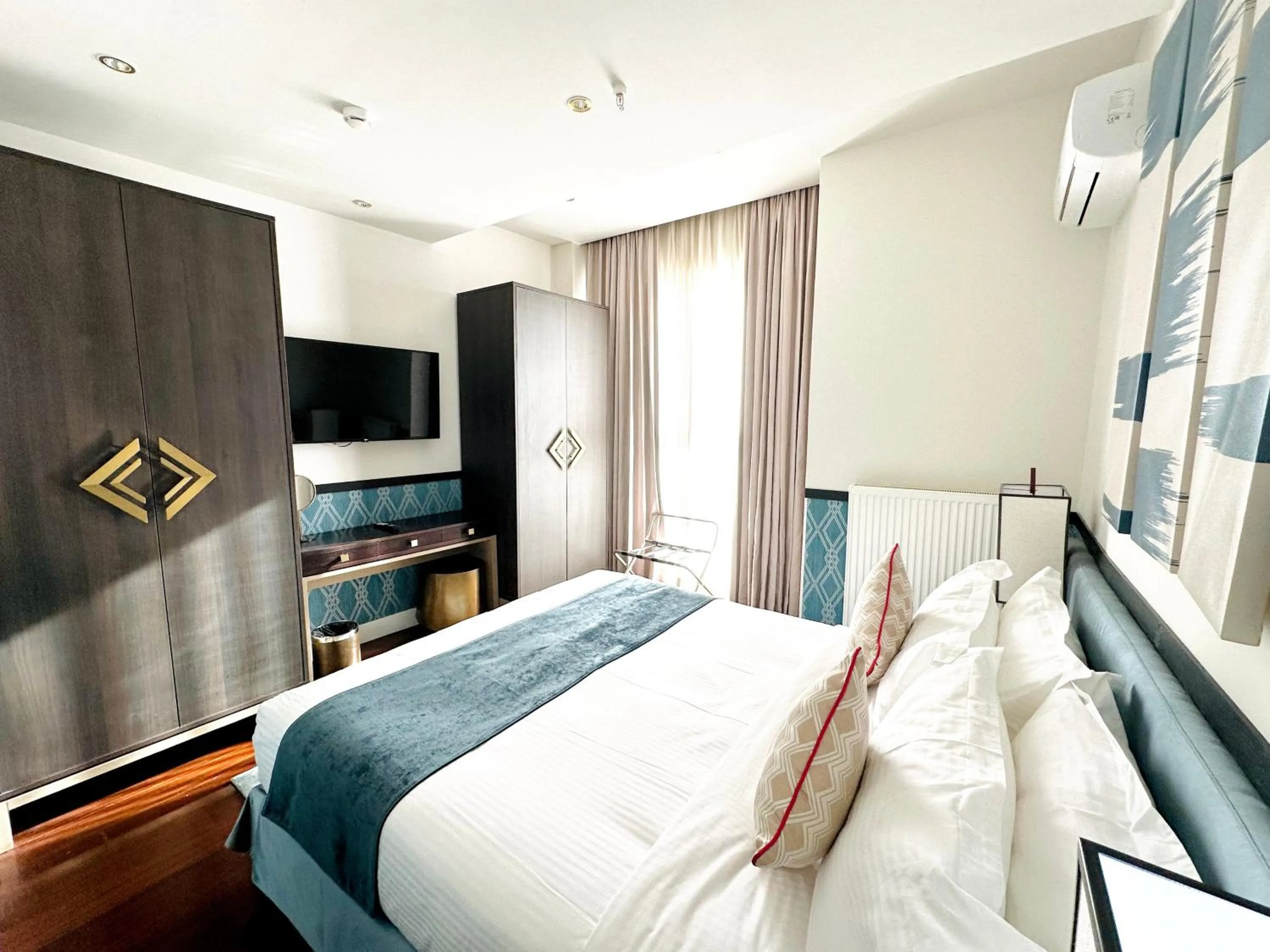 Bed in Somerset City Centre Atyrau