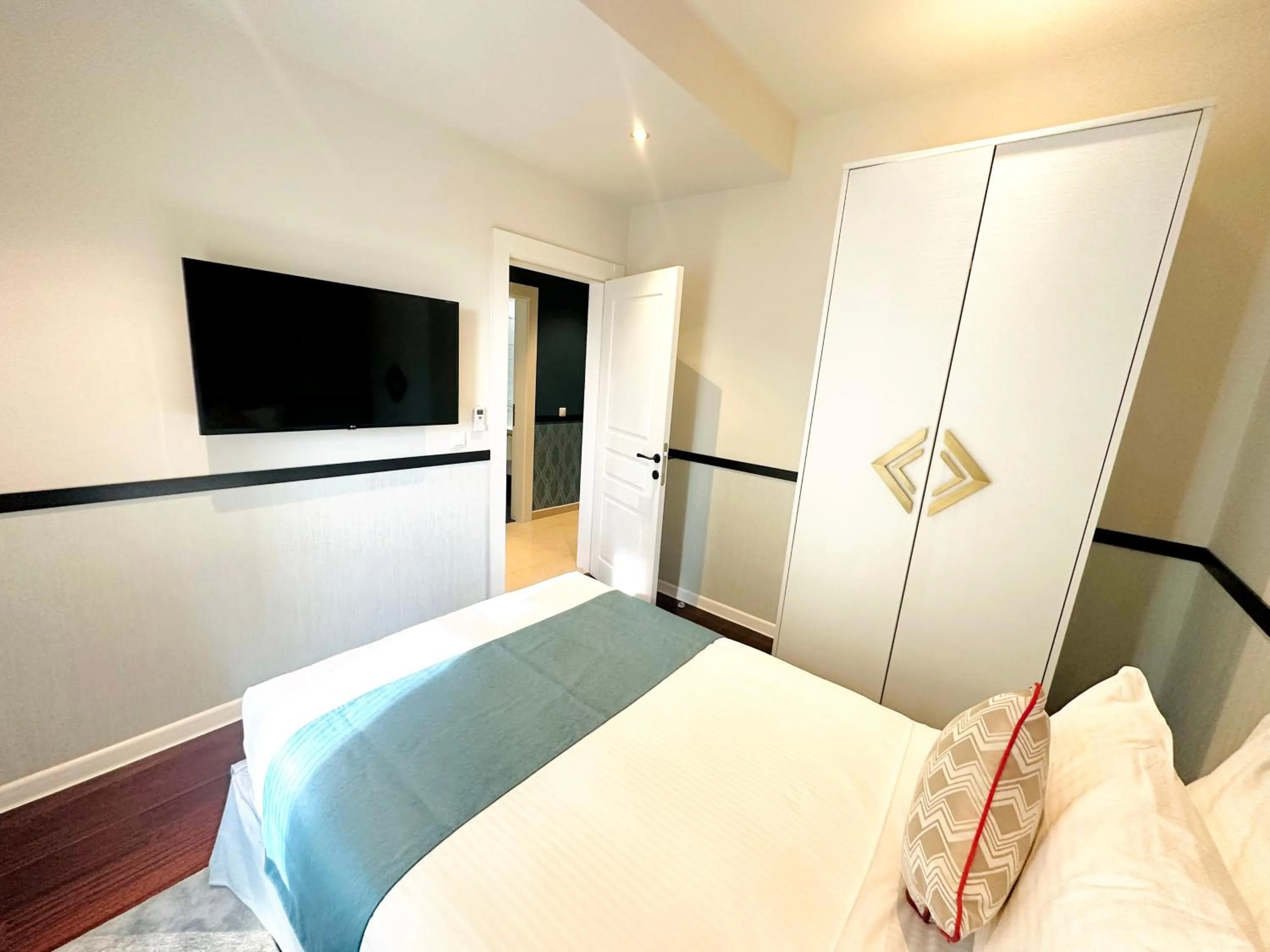 Bed in Somerset City Centre Atyrau