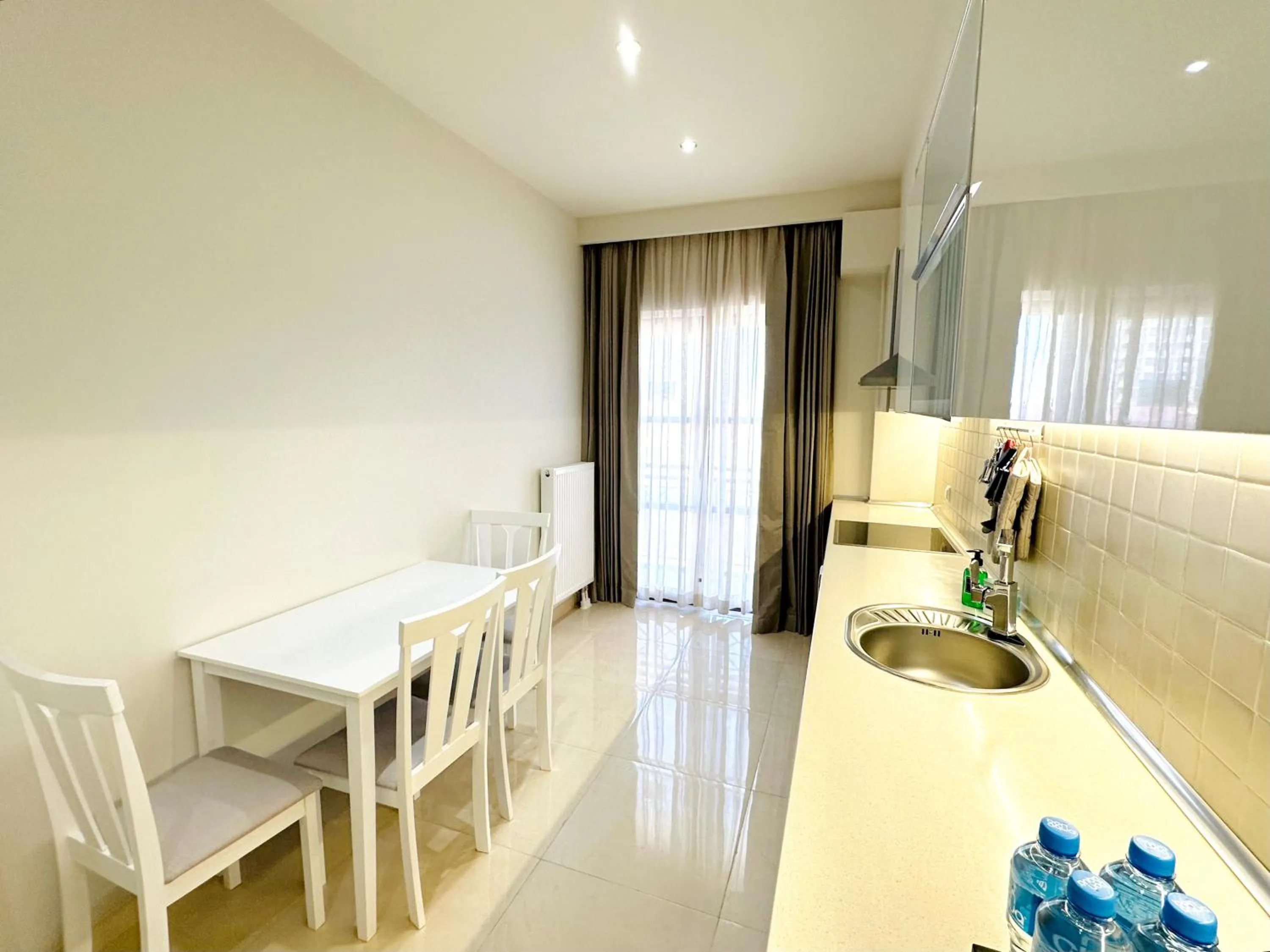 Kitchen or kitchenette in Somerset City Centre Atyrau