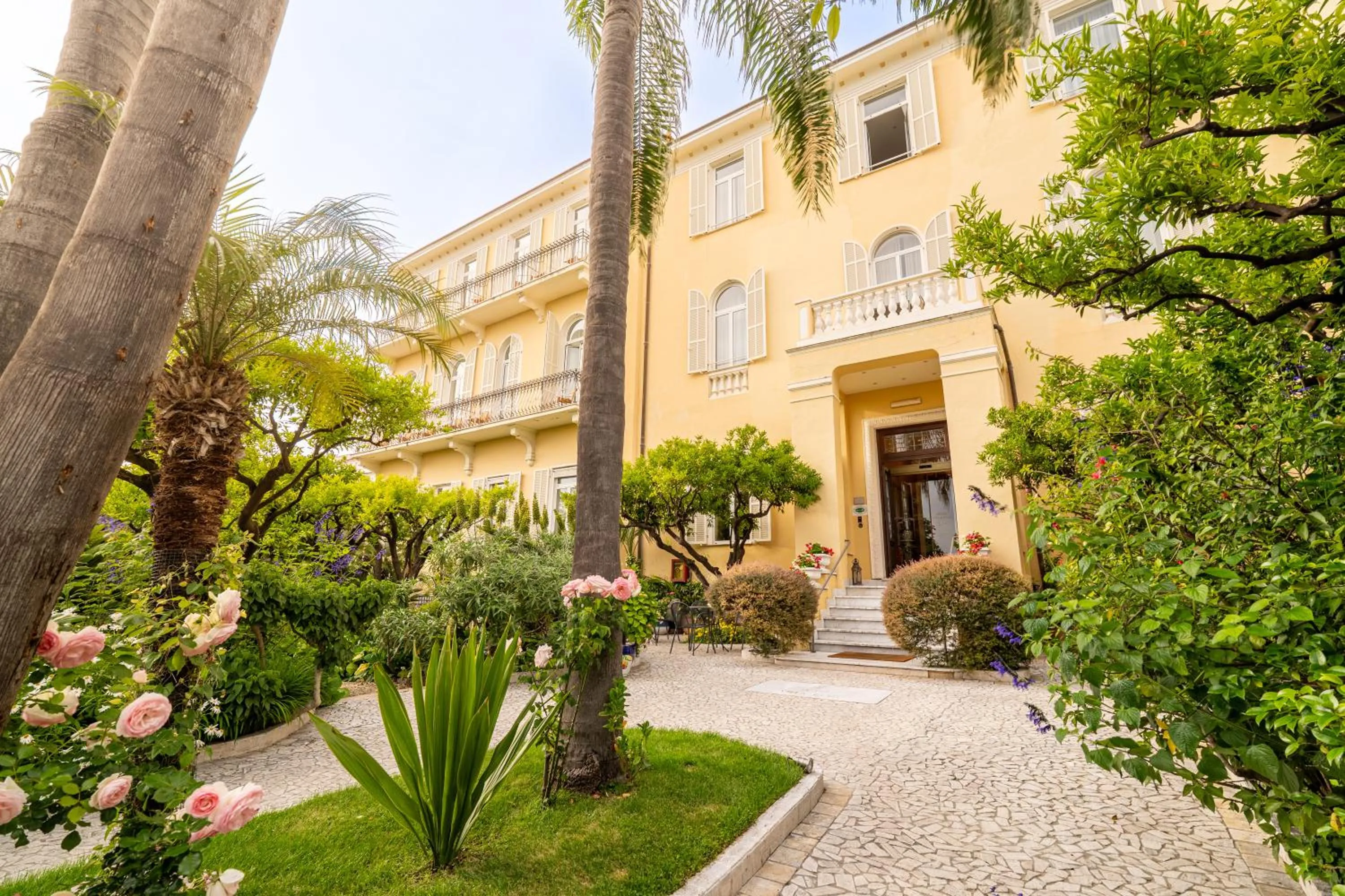 Facade/entrance in Hotel Villa Elisa & Spa