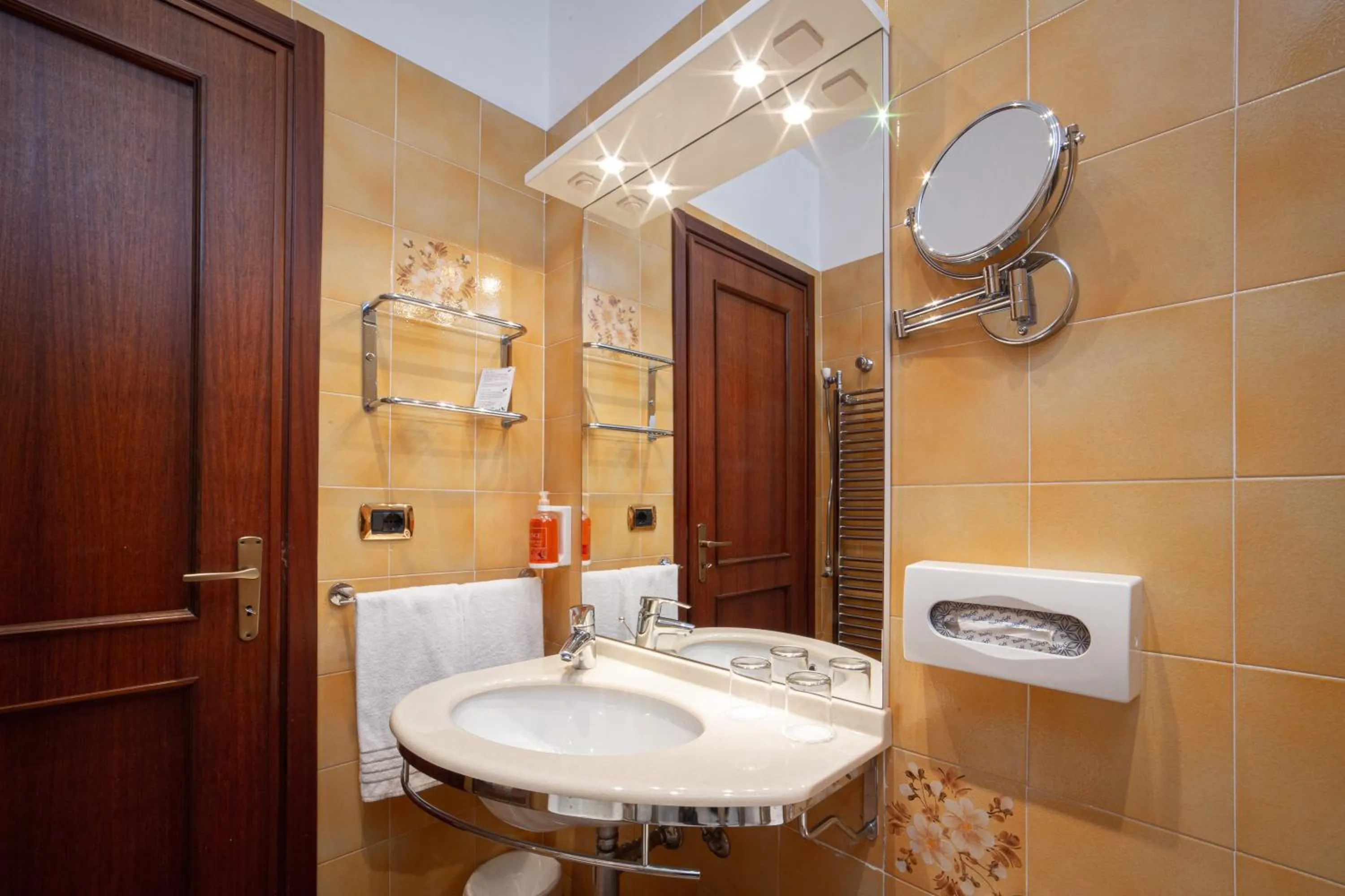 Bathroom in Hotel Villa Elisa & Spa