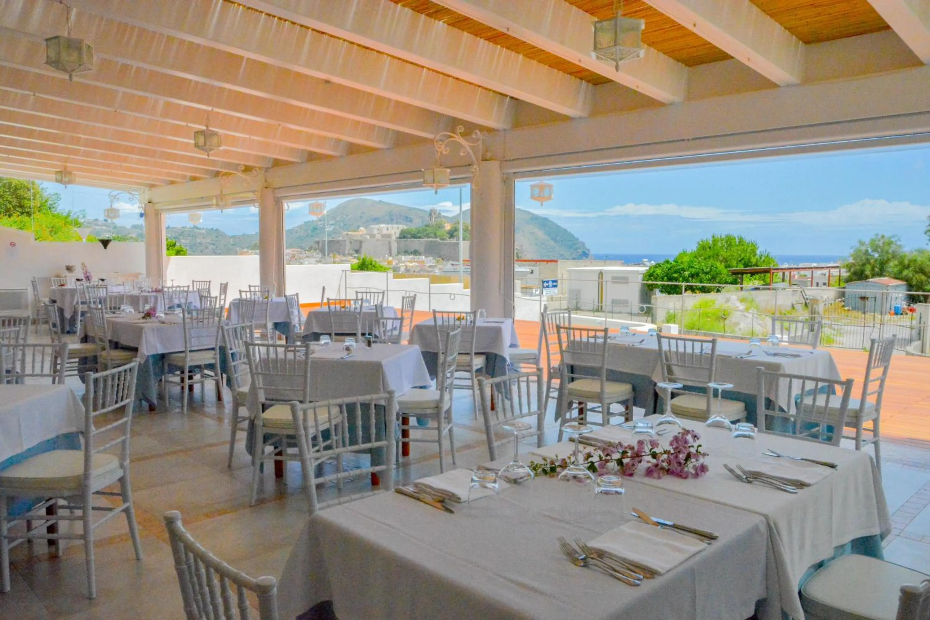 Restaurant/places to eat in Hotel Tritone Lipari