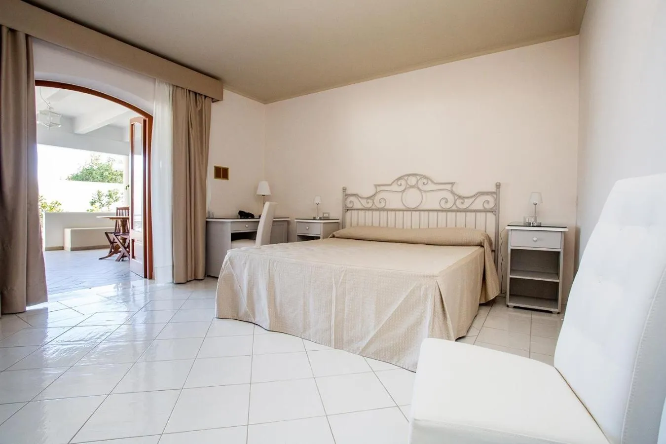 Bedroom in Hotel Tritone Lipari