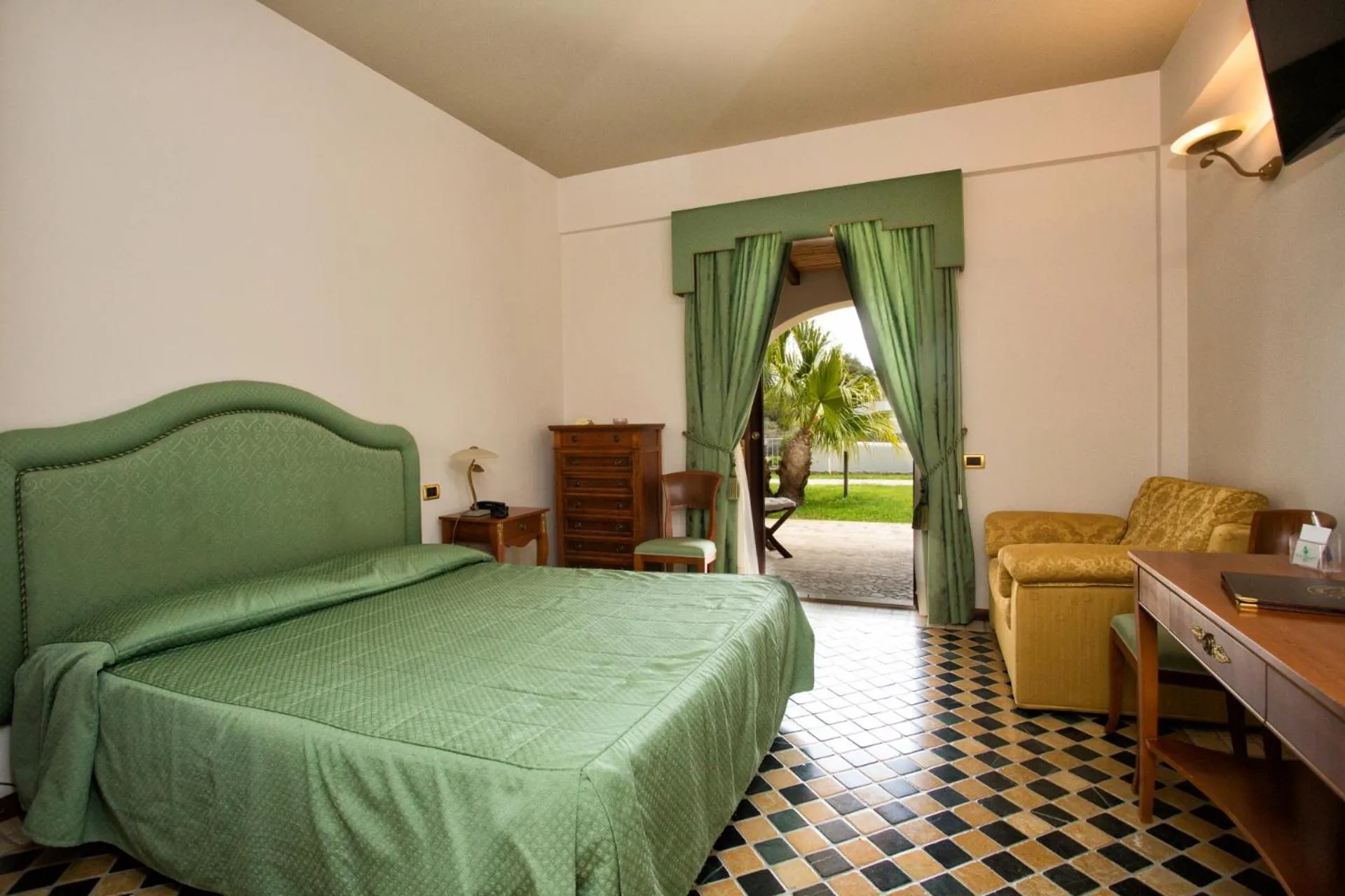 Bedroom in Hotel Tritone Lipari