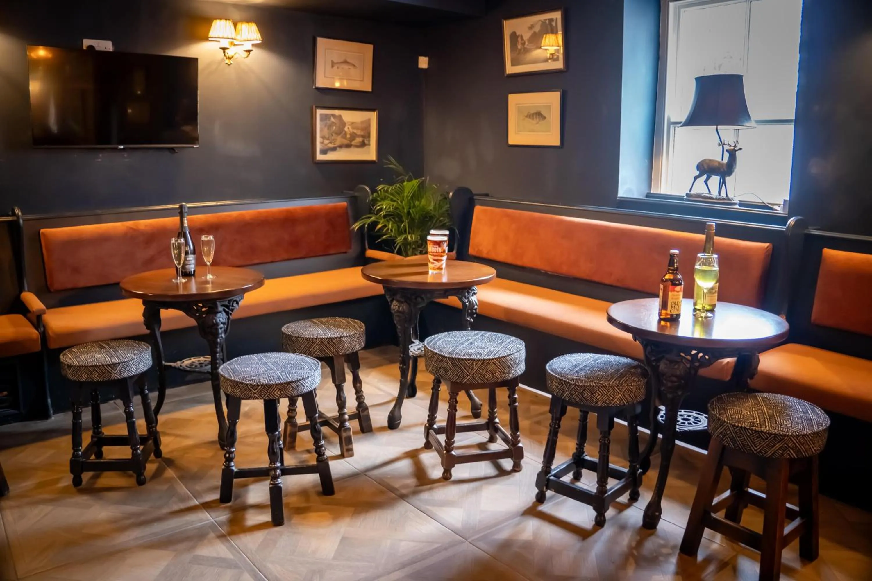 Restaurant/places to eat in Anglers Arms