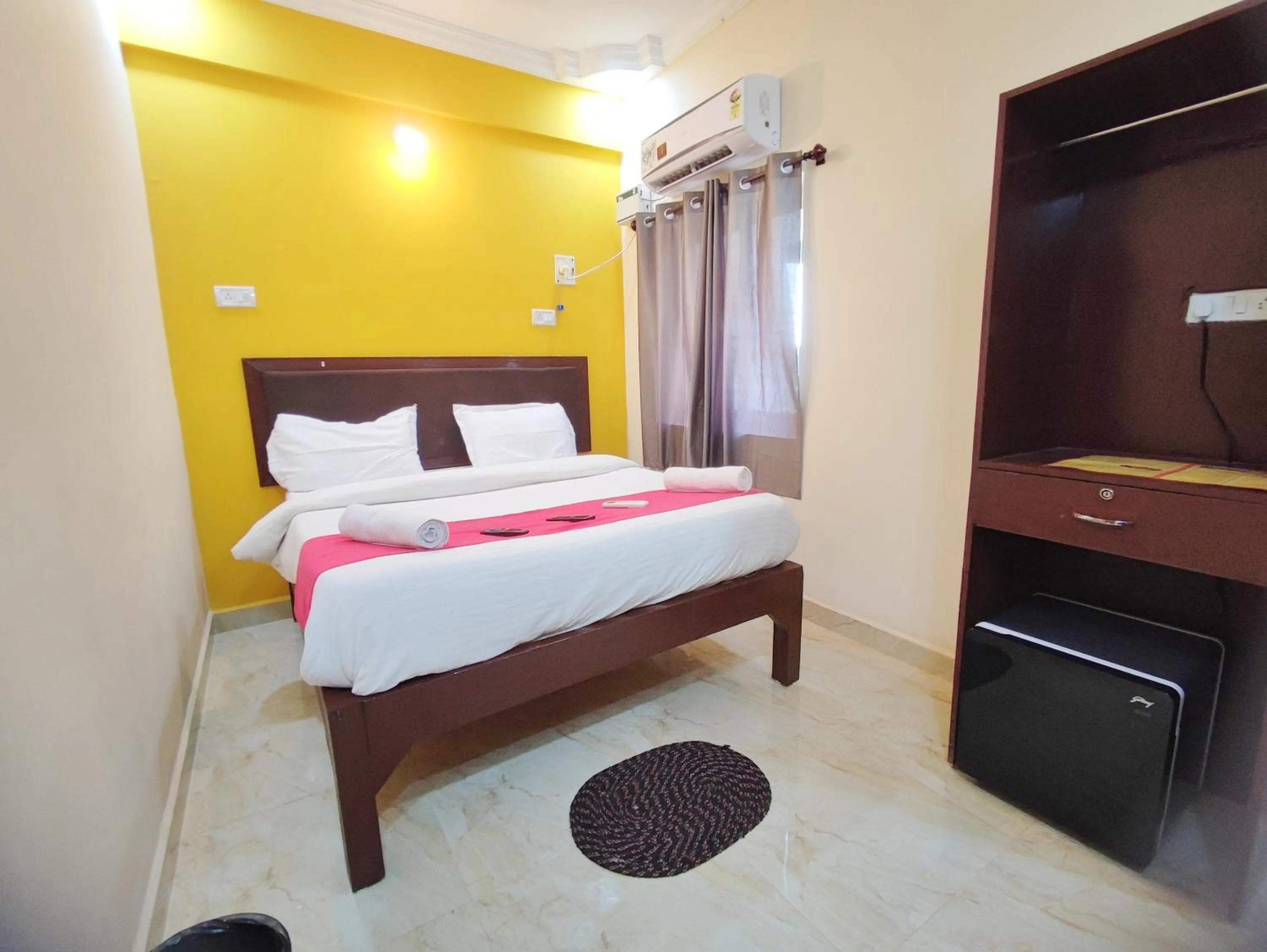 Bedroom in Hotel Candolim Aloft