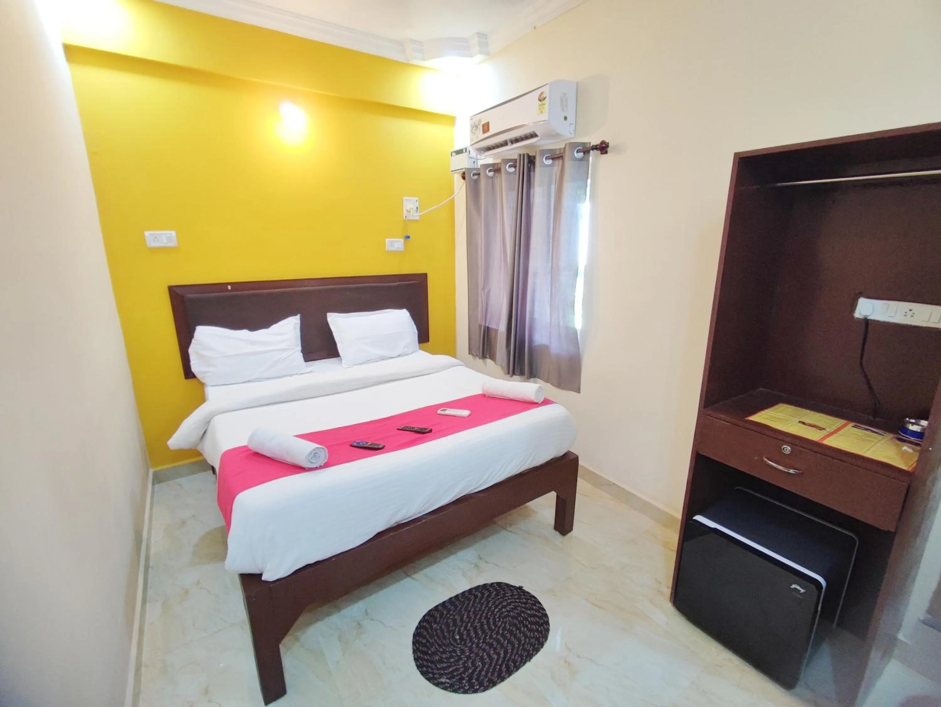 Bedroom in Hotel Candolim Aloft
