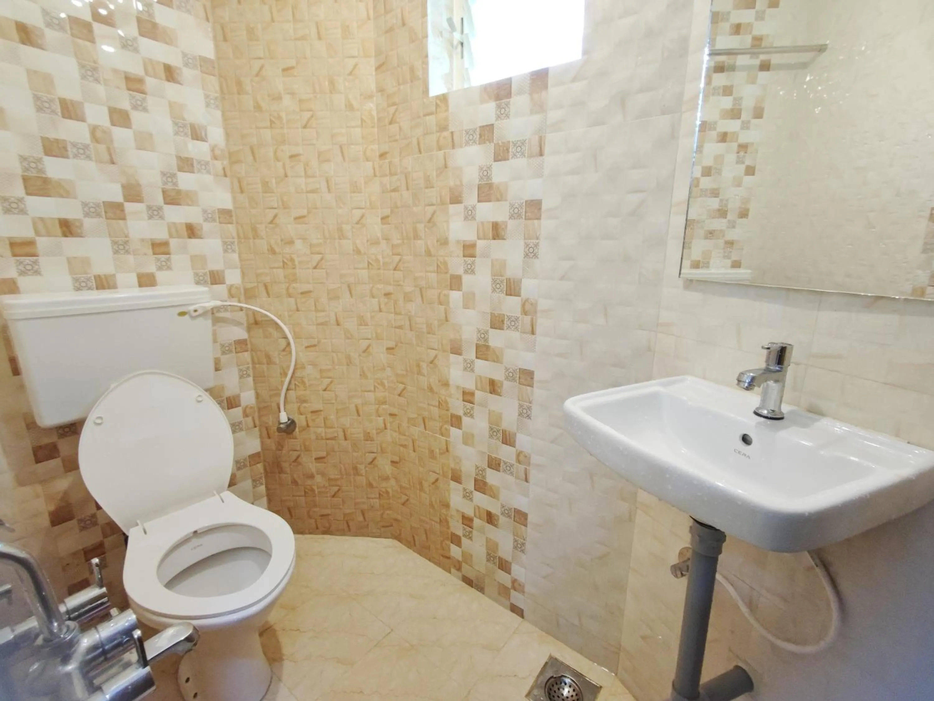 Bathroom in Hotel Candolim Aloft