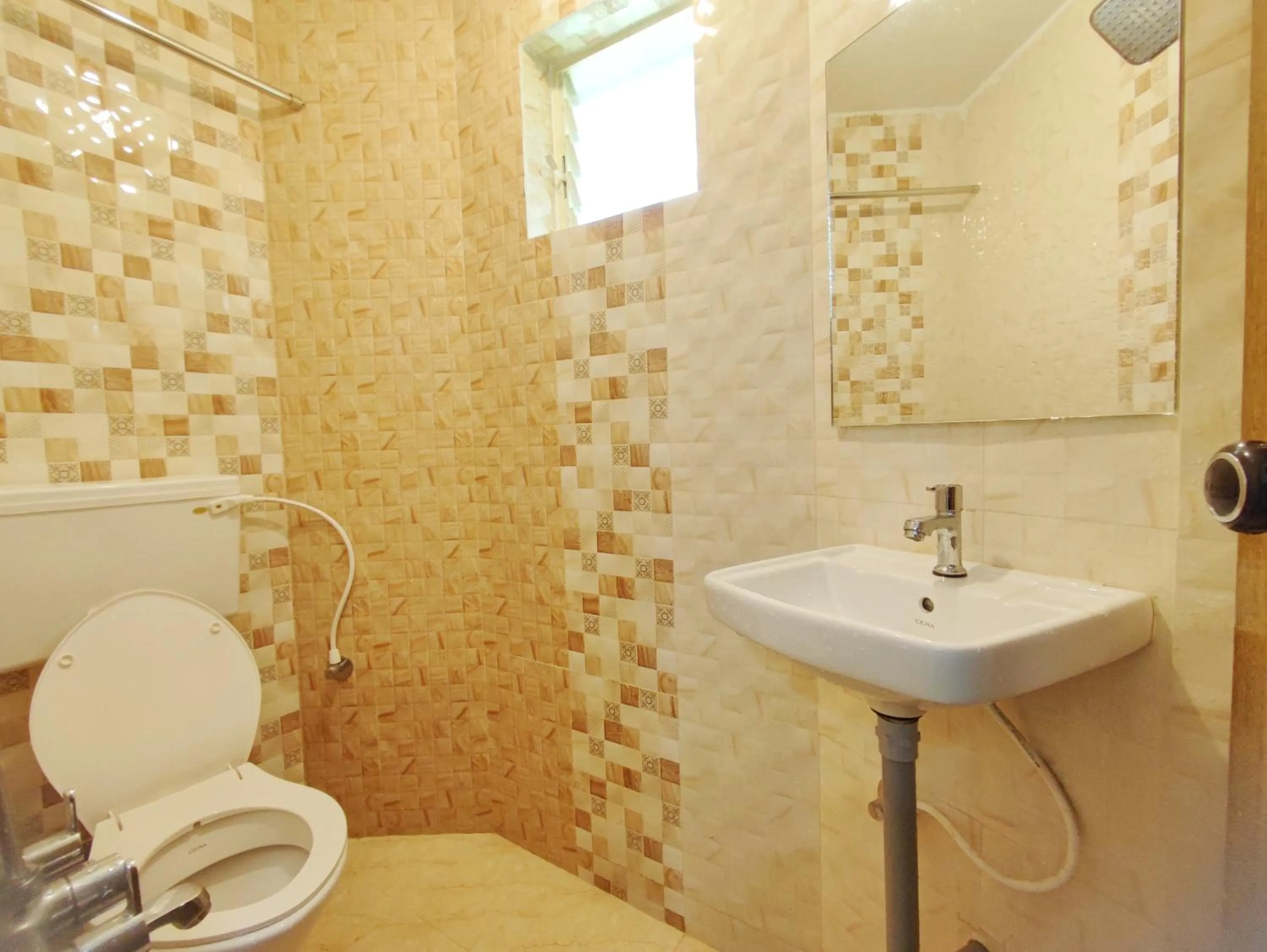 Bathroom in Hotel Candolim Aloft