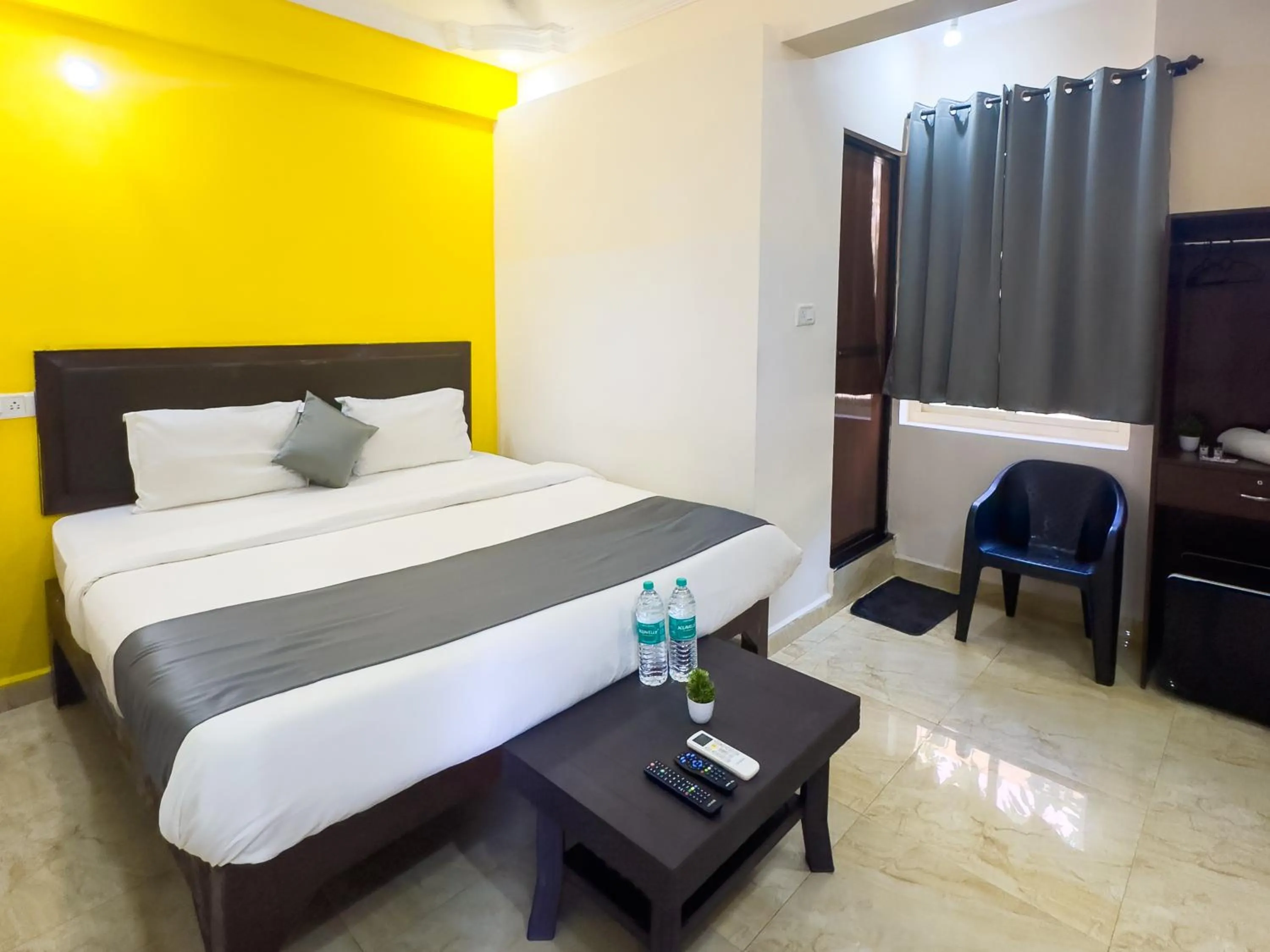 Bed in Hotel Candolim Aloft