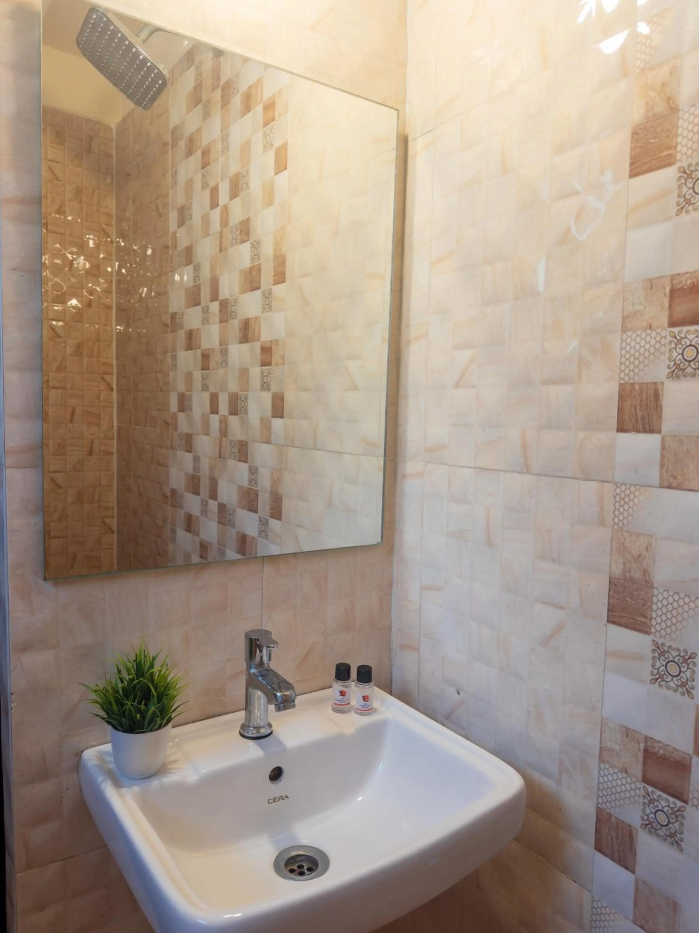 Bathroom in Hotel Candolim Aloft