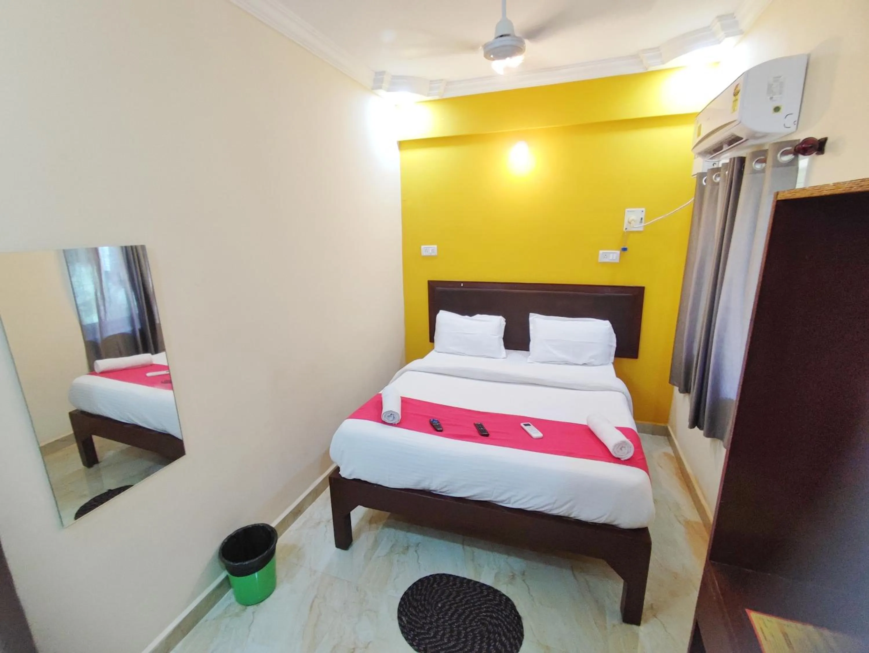 Bedroom in Hotel Candolim Aloft