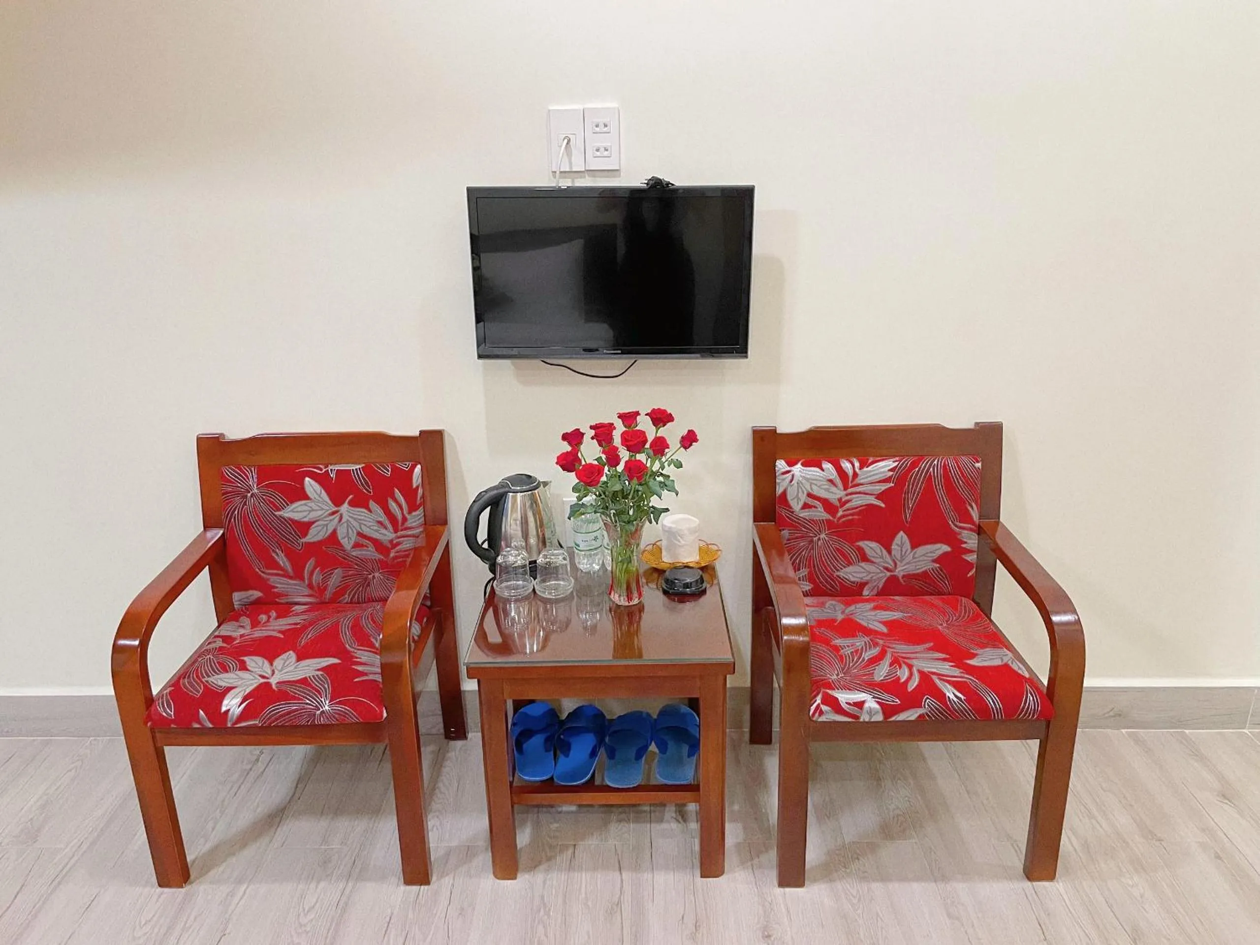 Seating area in Moc Nhien Hostel Da Lat