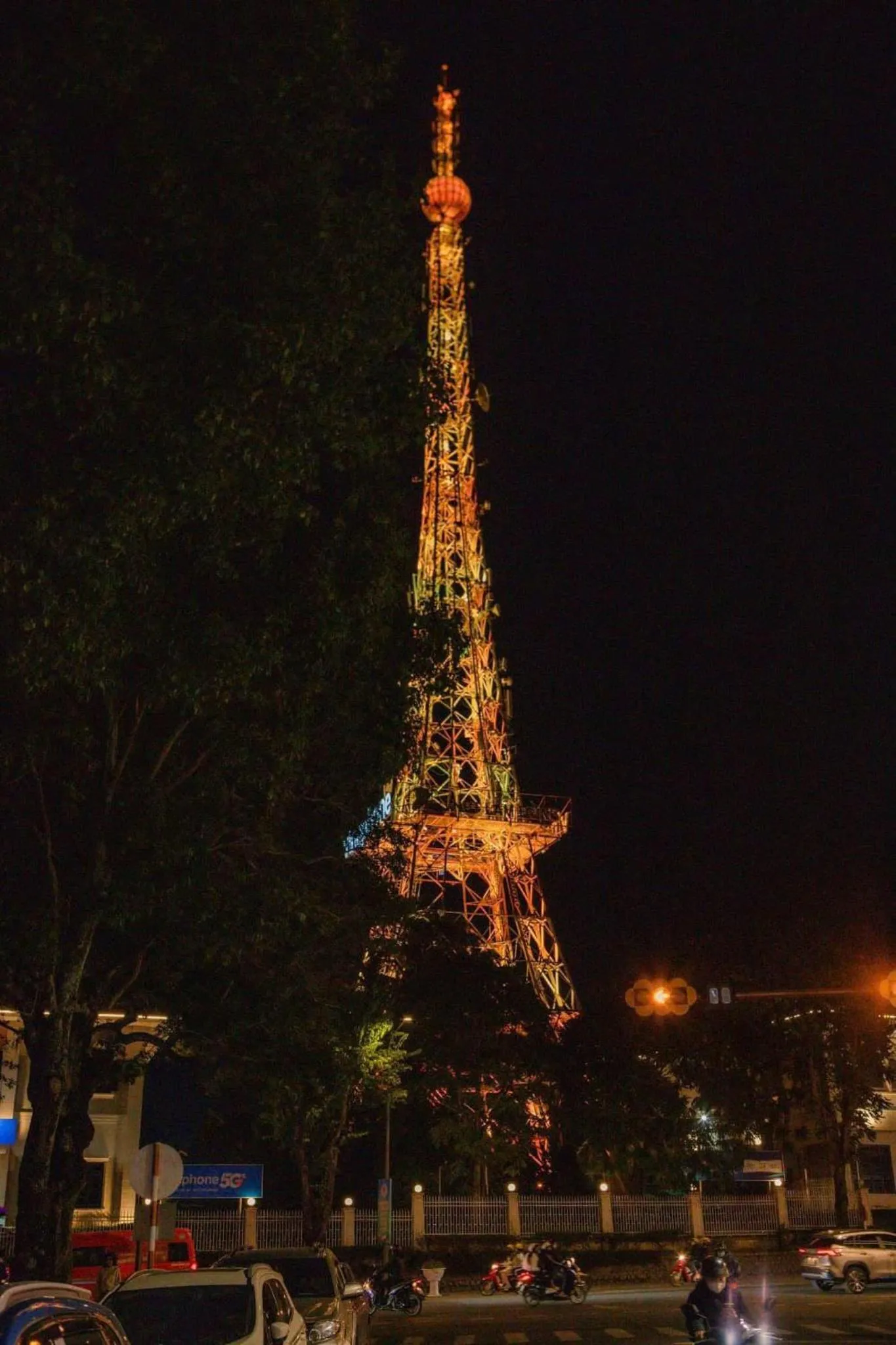 Quiet street view in Moc Nhien Hostel Da Lat