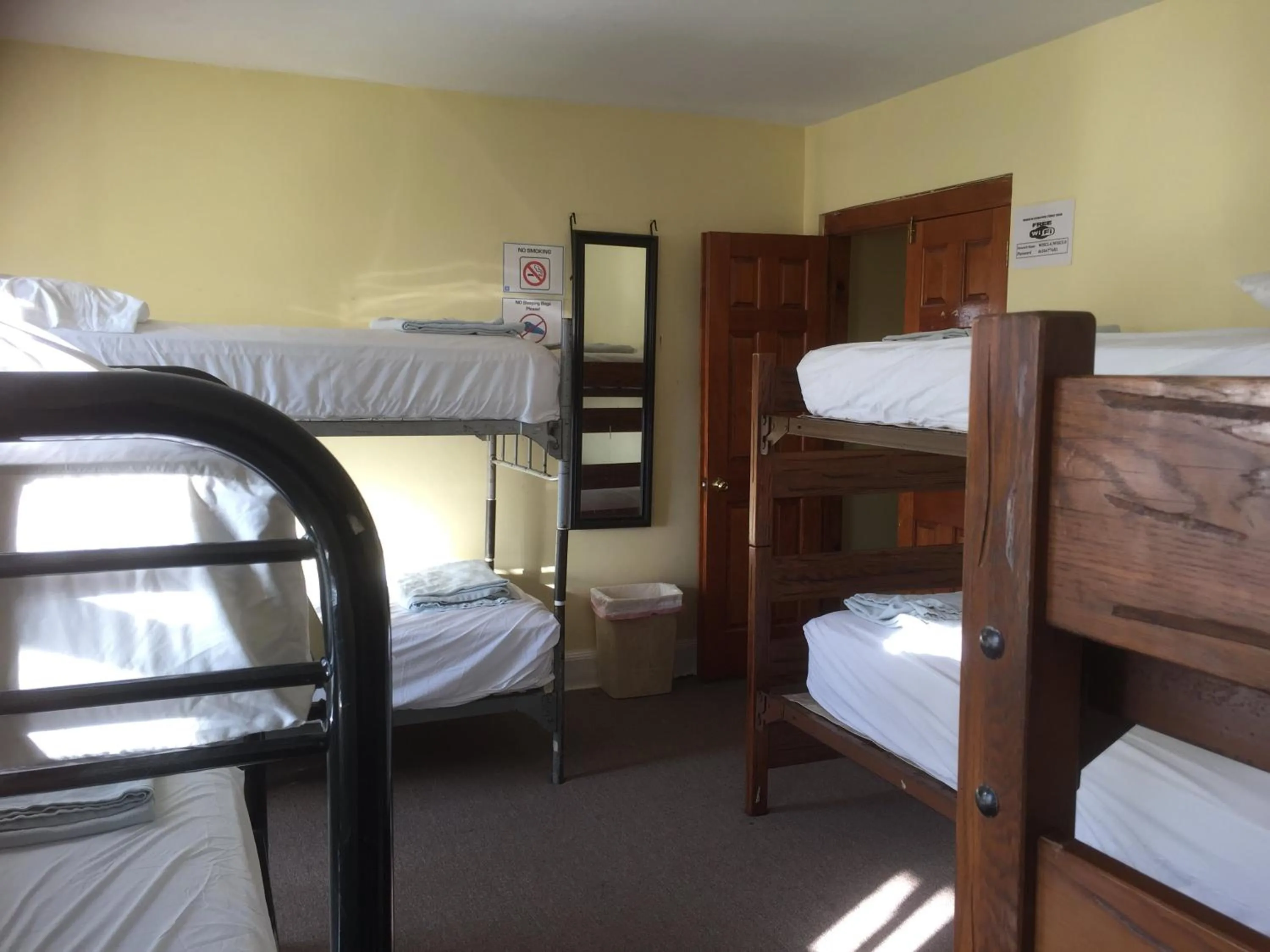 Bedroom, Bed in Washington International Student Center