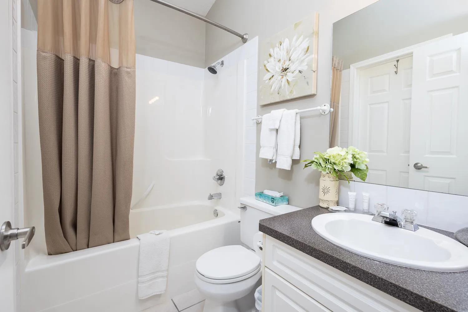 Paradise Canyon Golf Resort - Signature Condo 380