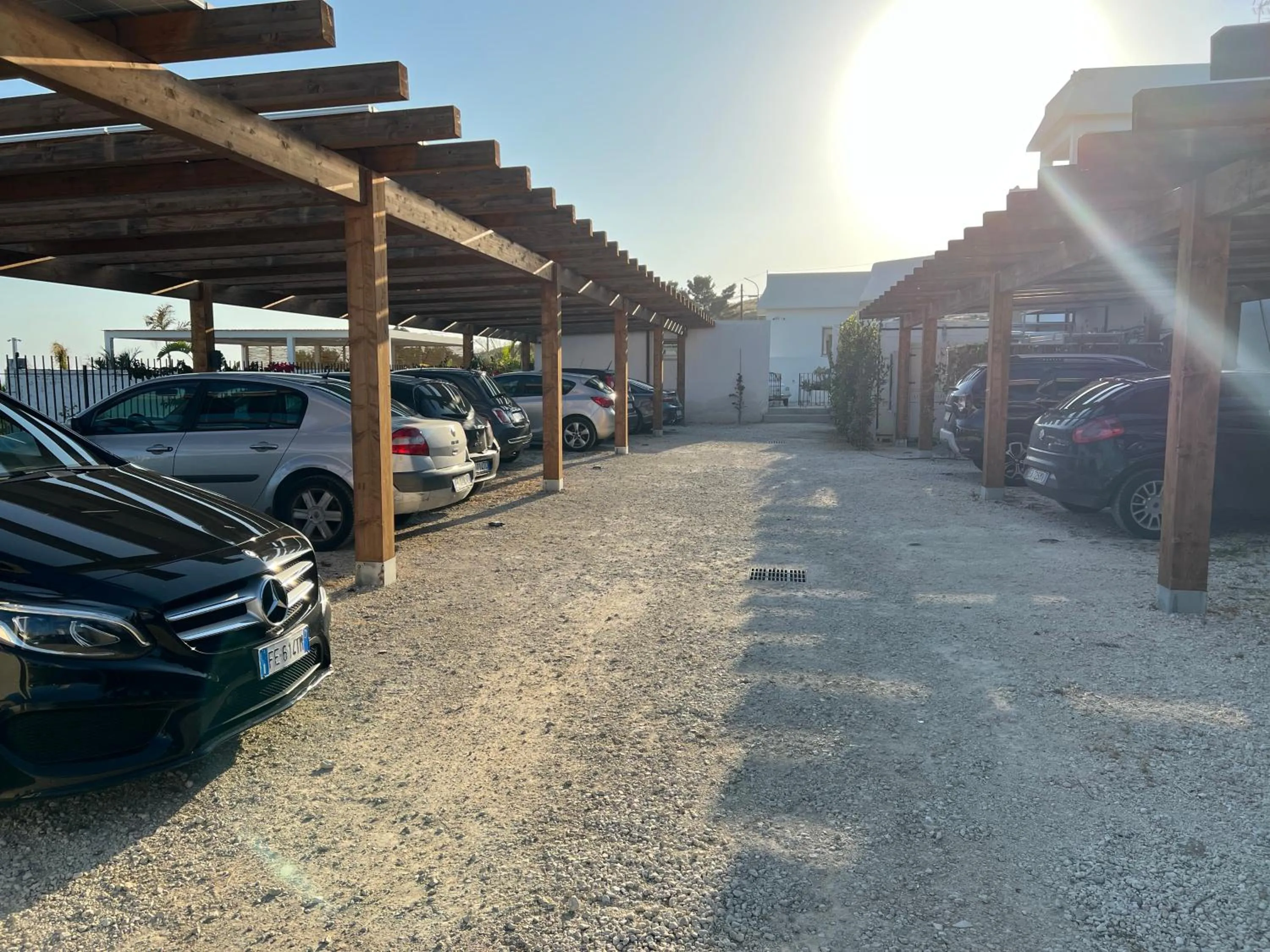 Parking in Villa Aries - Rural Chic Experience