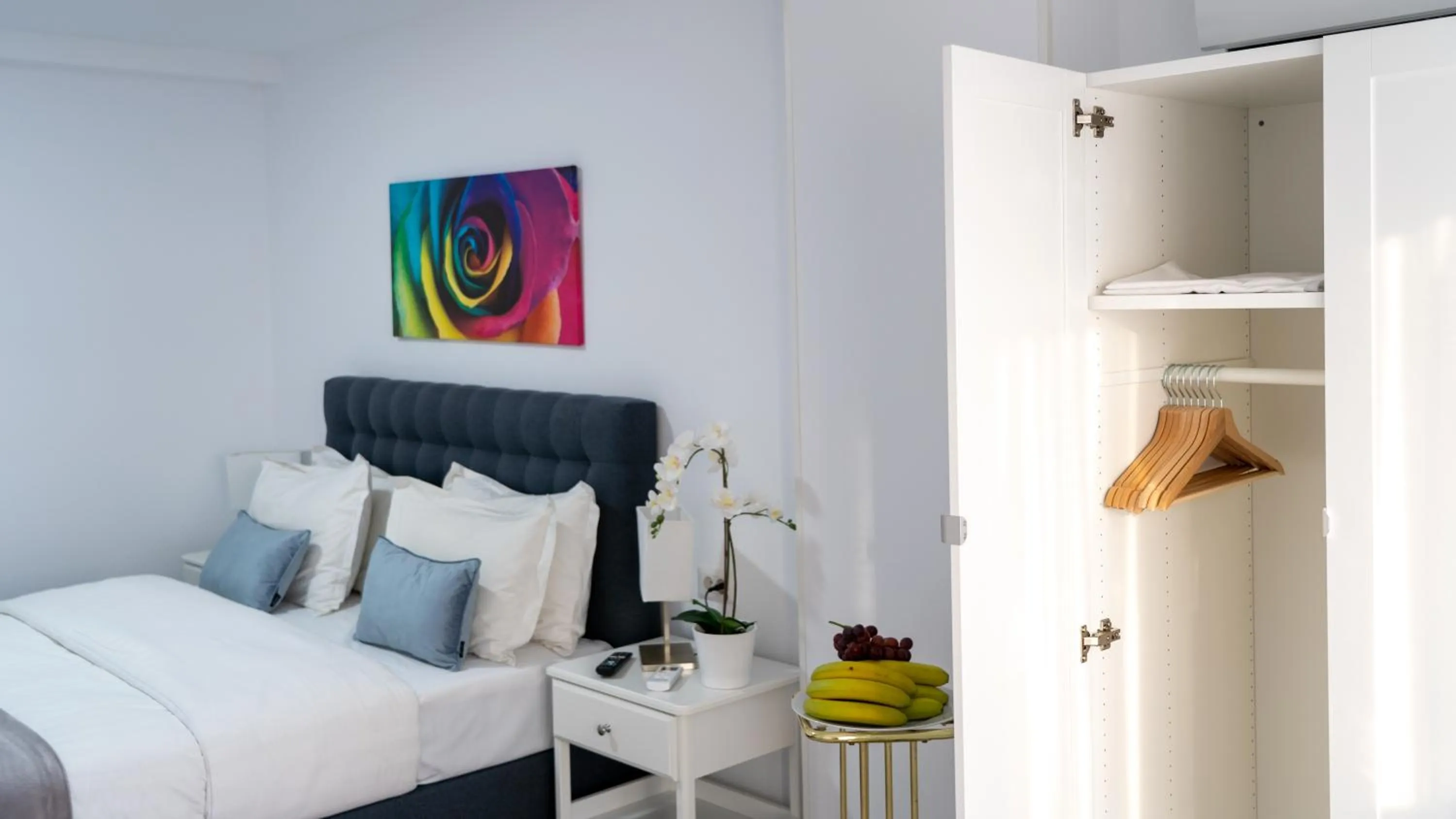 Decorative detail, Bed in Sea View Apartments Olimp - Avenue Hotels