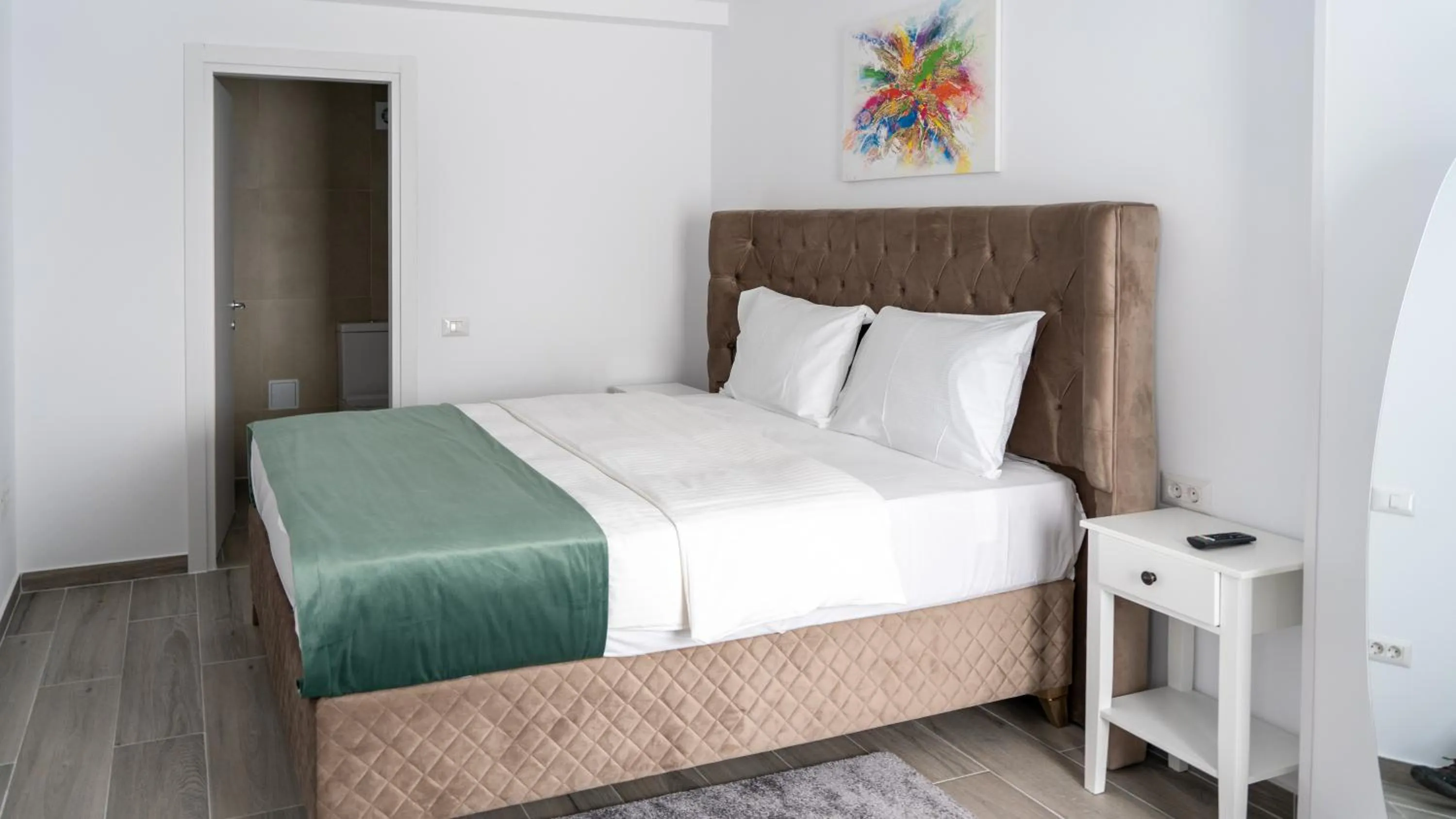 Bedroom, Bed in Sea View Apartments Olimp - Avenue Hotels