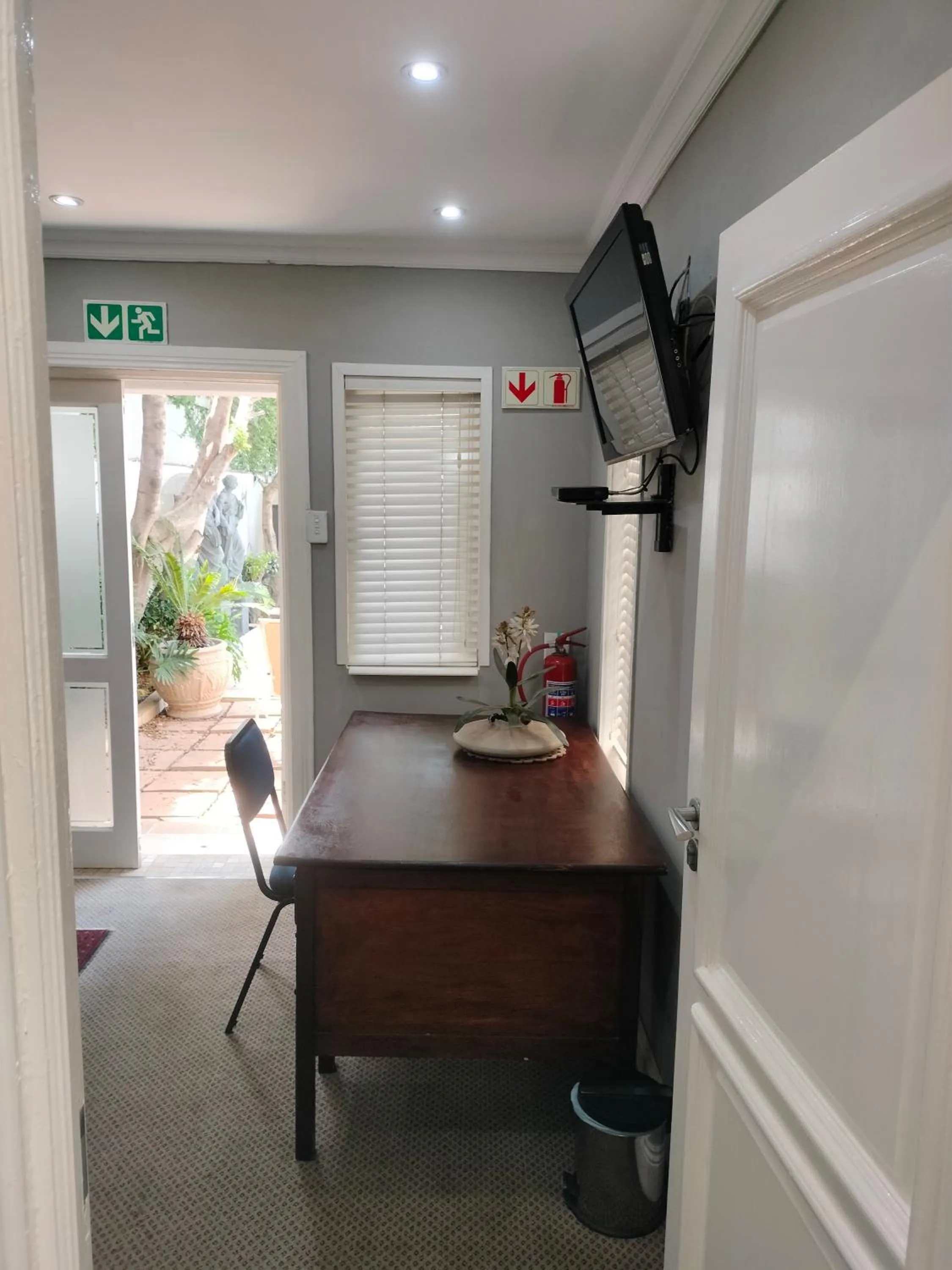 TV and multimedia in 131 on Herbert Baker Boutique Hotel