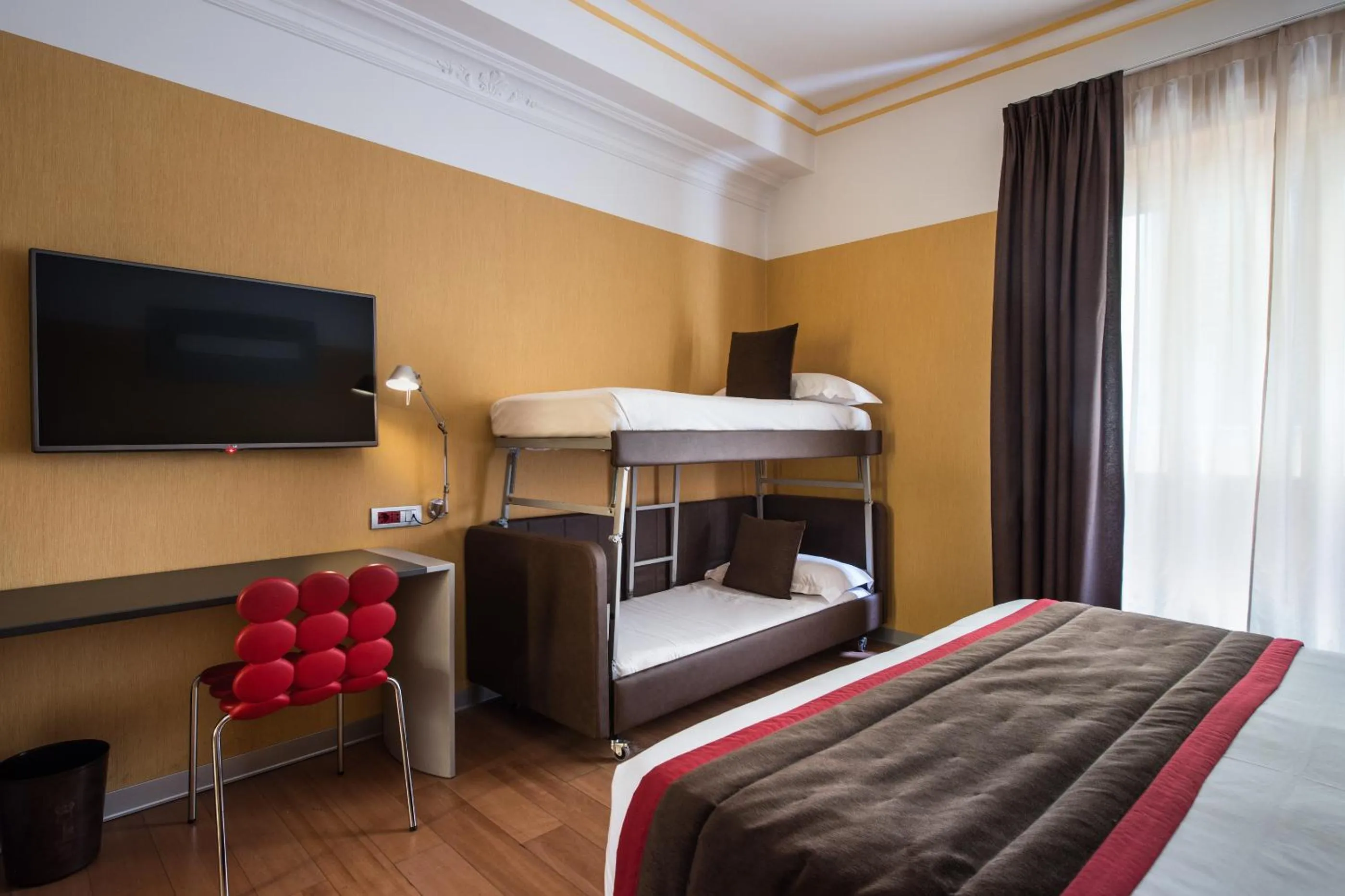 bunk bed, Bed in Best Western Plus City Hotel