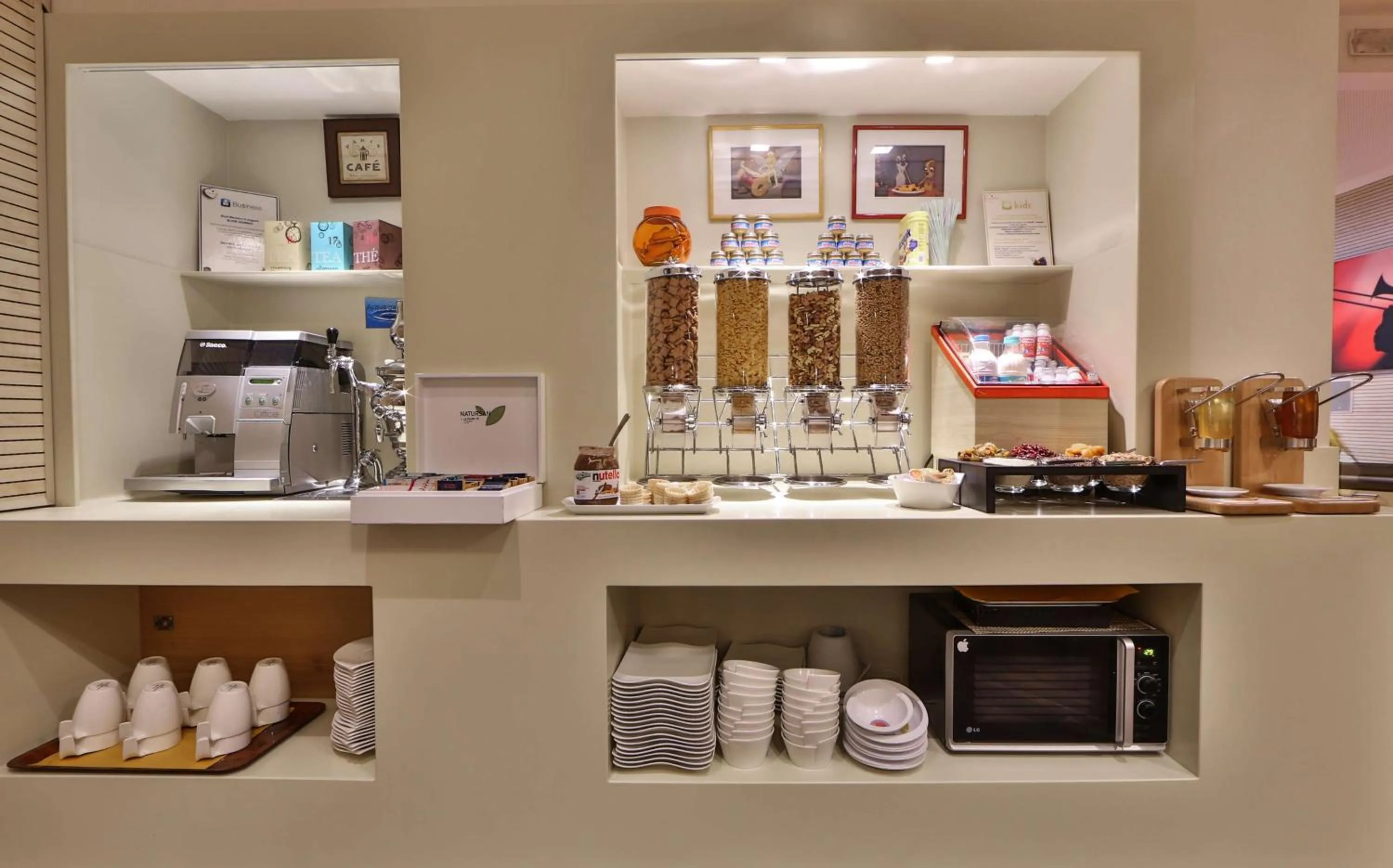 Restaurant/places to eat in Best Western Plus City Hotel