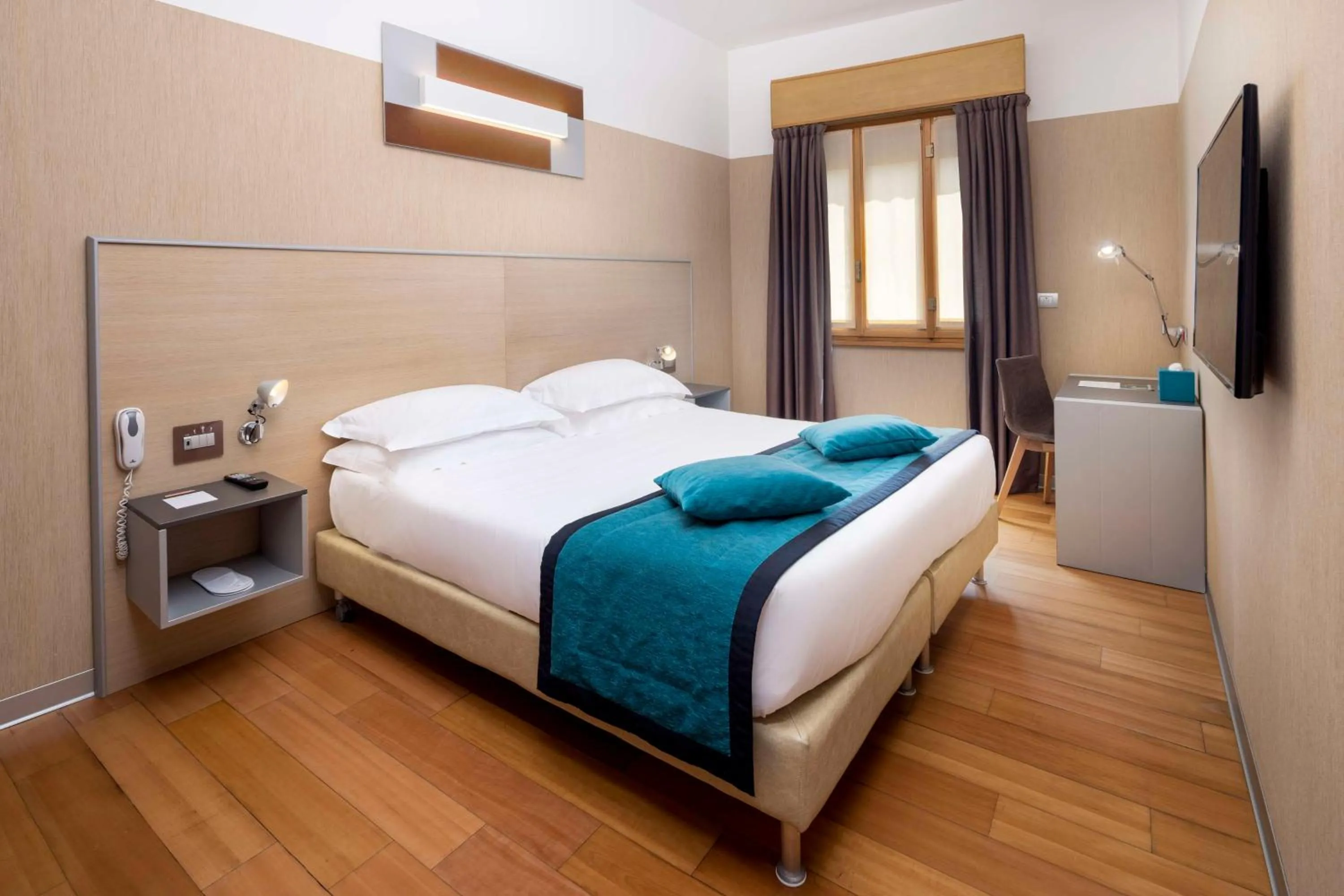 Bedroom, Bed in Best Western Plus City Hotel