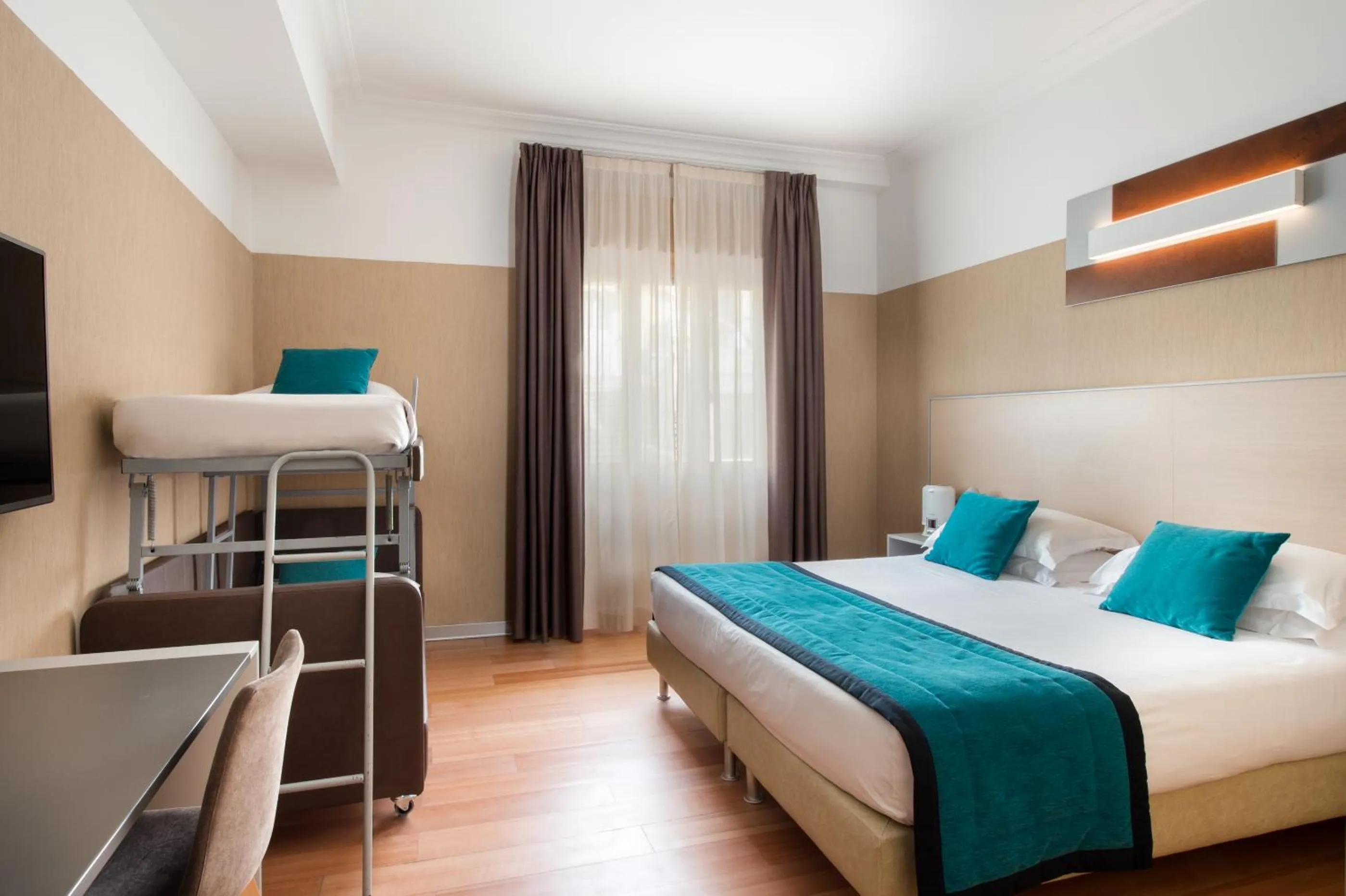 Bedroom, Bed in Best Western Plus City Hotel