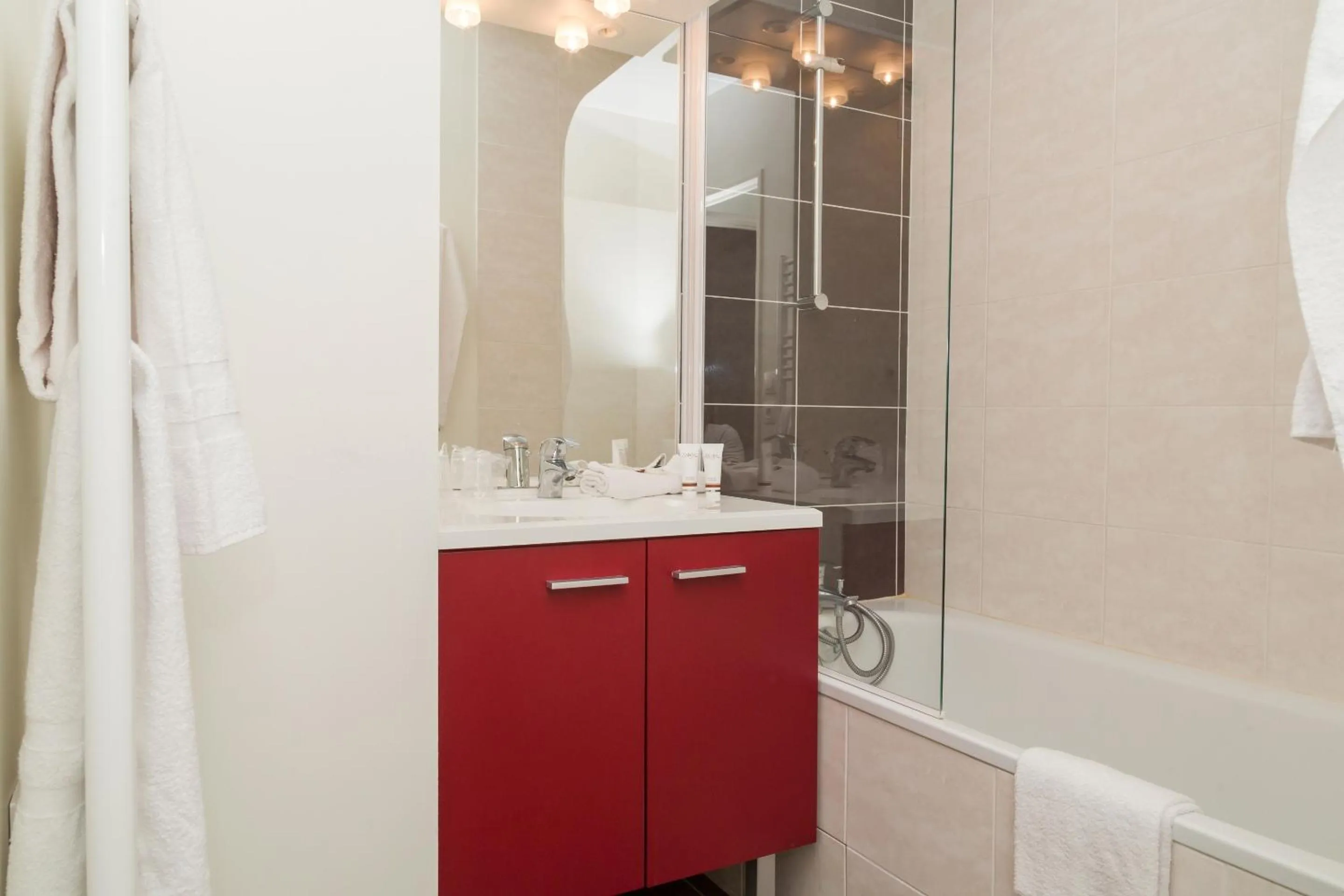 Bathroom in Résidence Odalys Le Clos Saint Michel