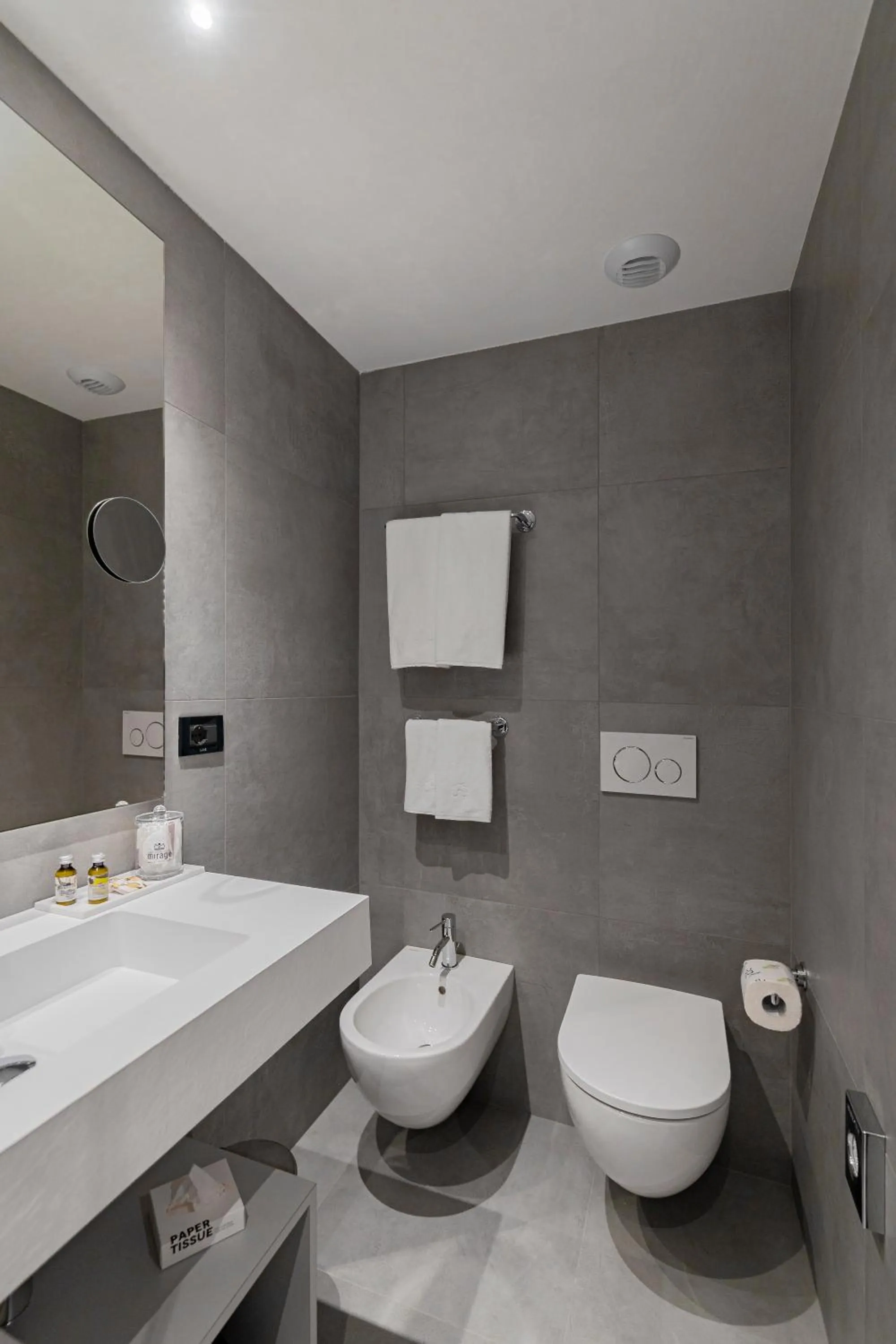 Toilet in Lake Front Hotel Mirage