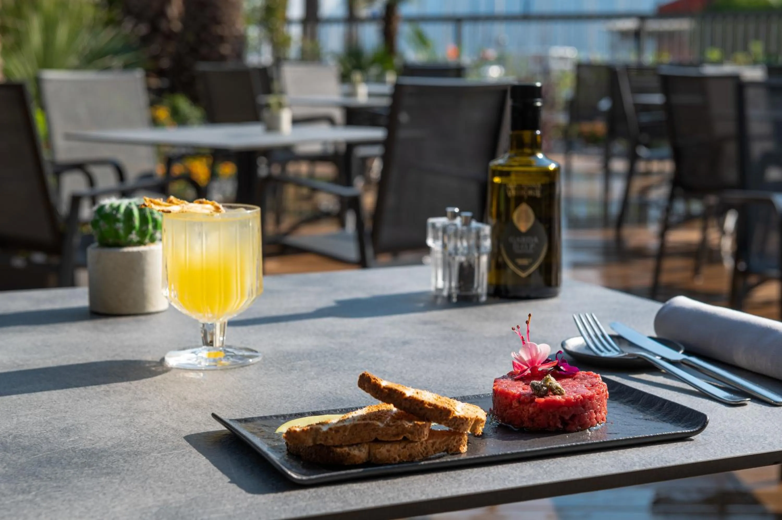 Lounge or bar in Lake Front Hotel Mirage