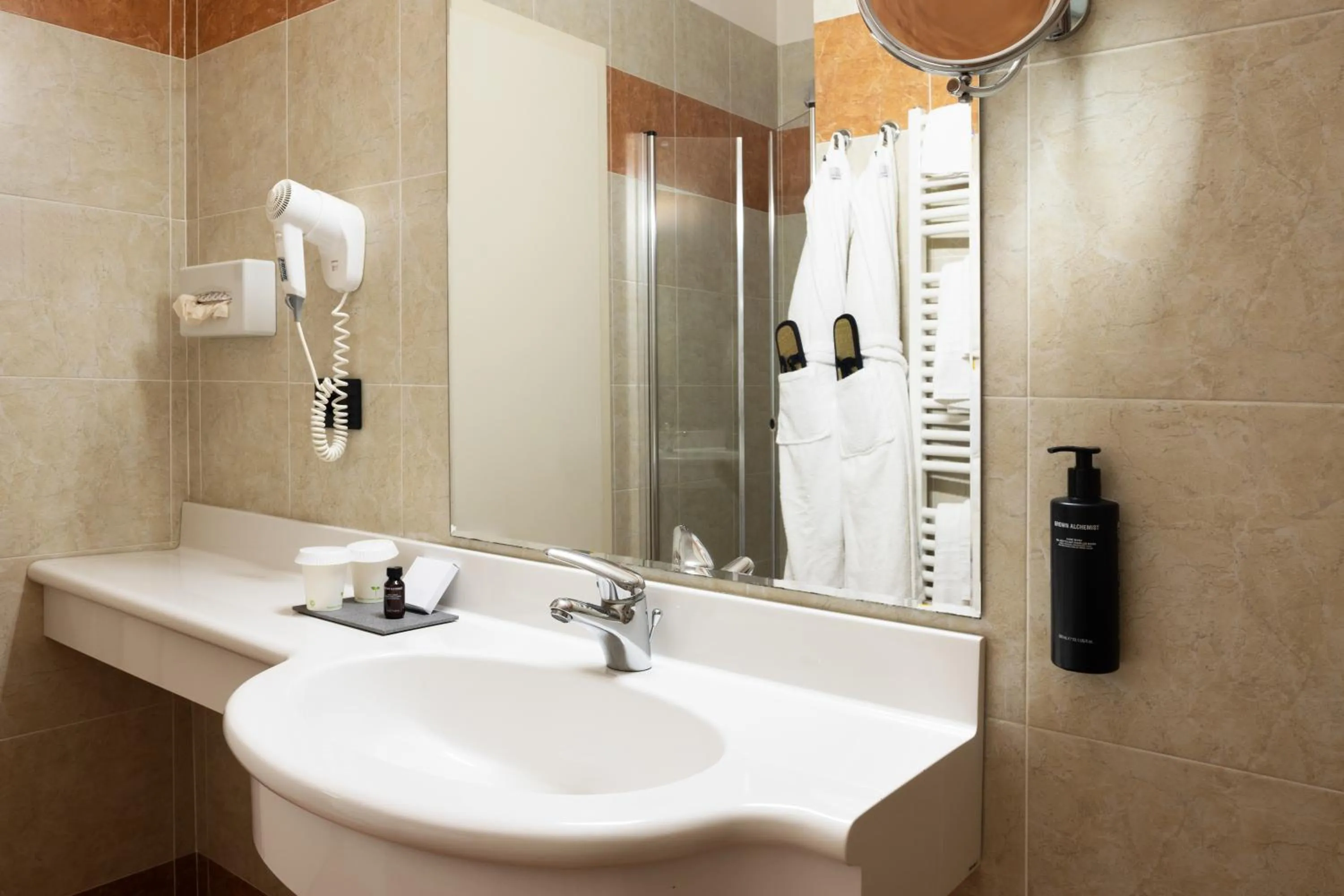 Shower in Astoria Resort