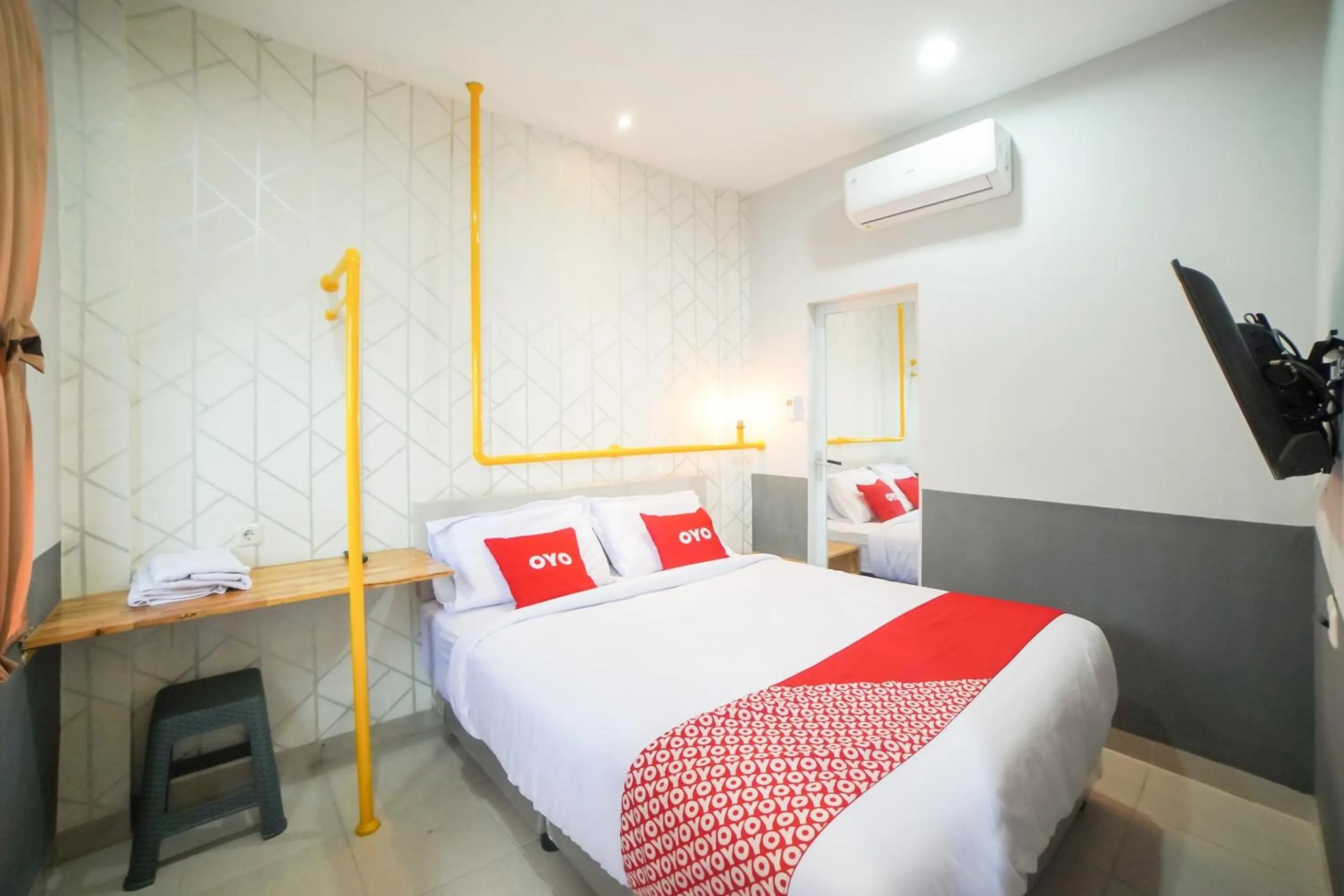 Bedroom, Bed in Capital O 90874 Millenium Inn 2