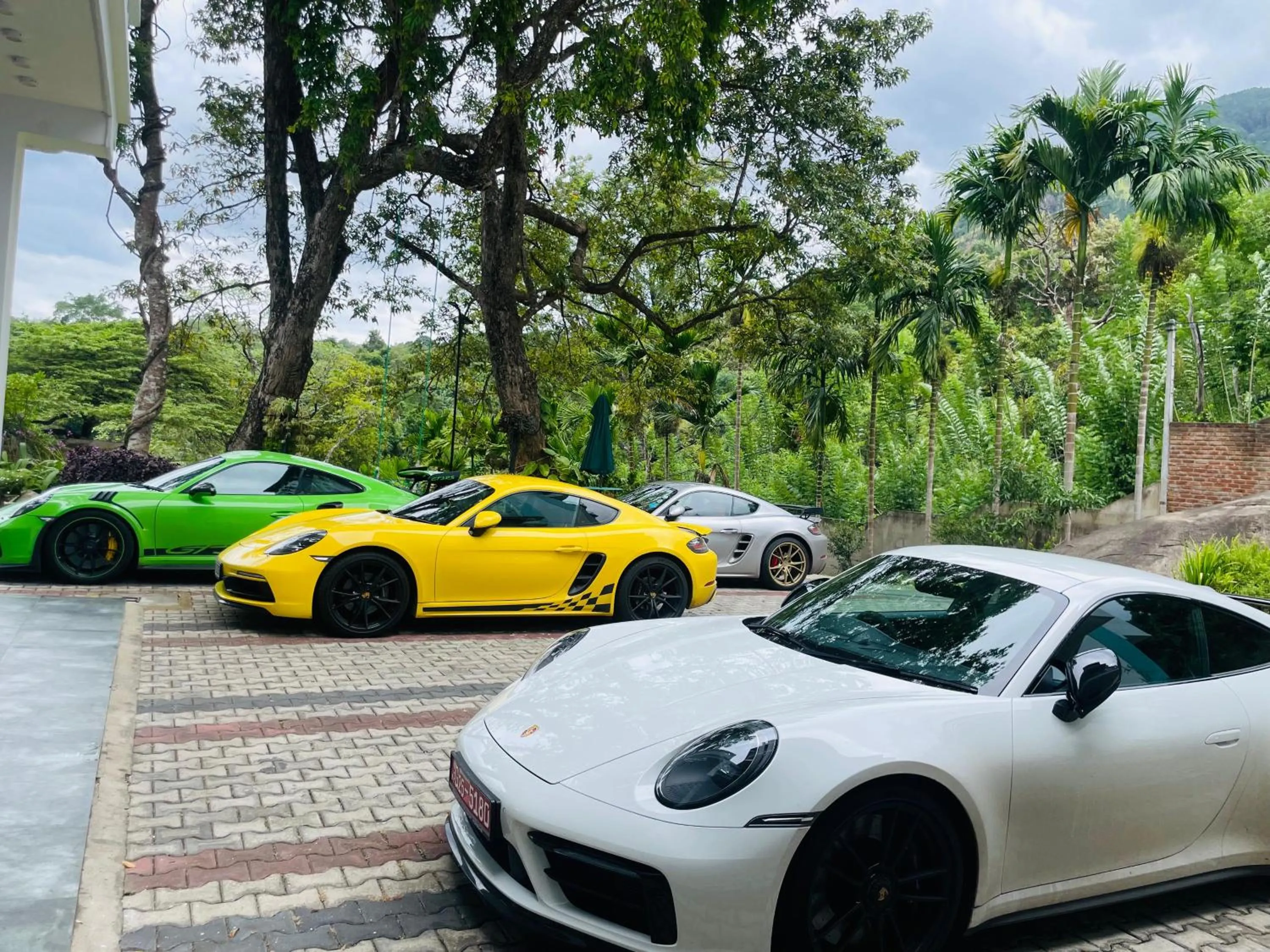 Facade/entrance in Moi Ella by DBI