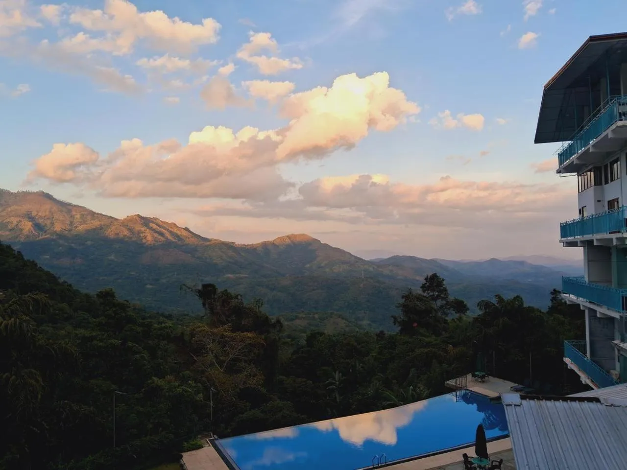 Mountain view in Moi Ella by DBI