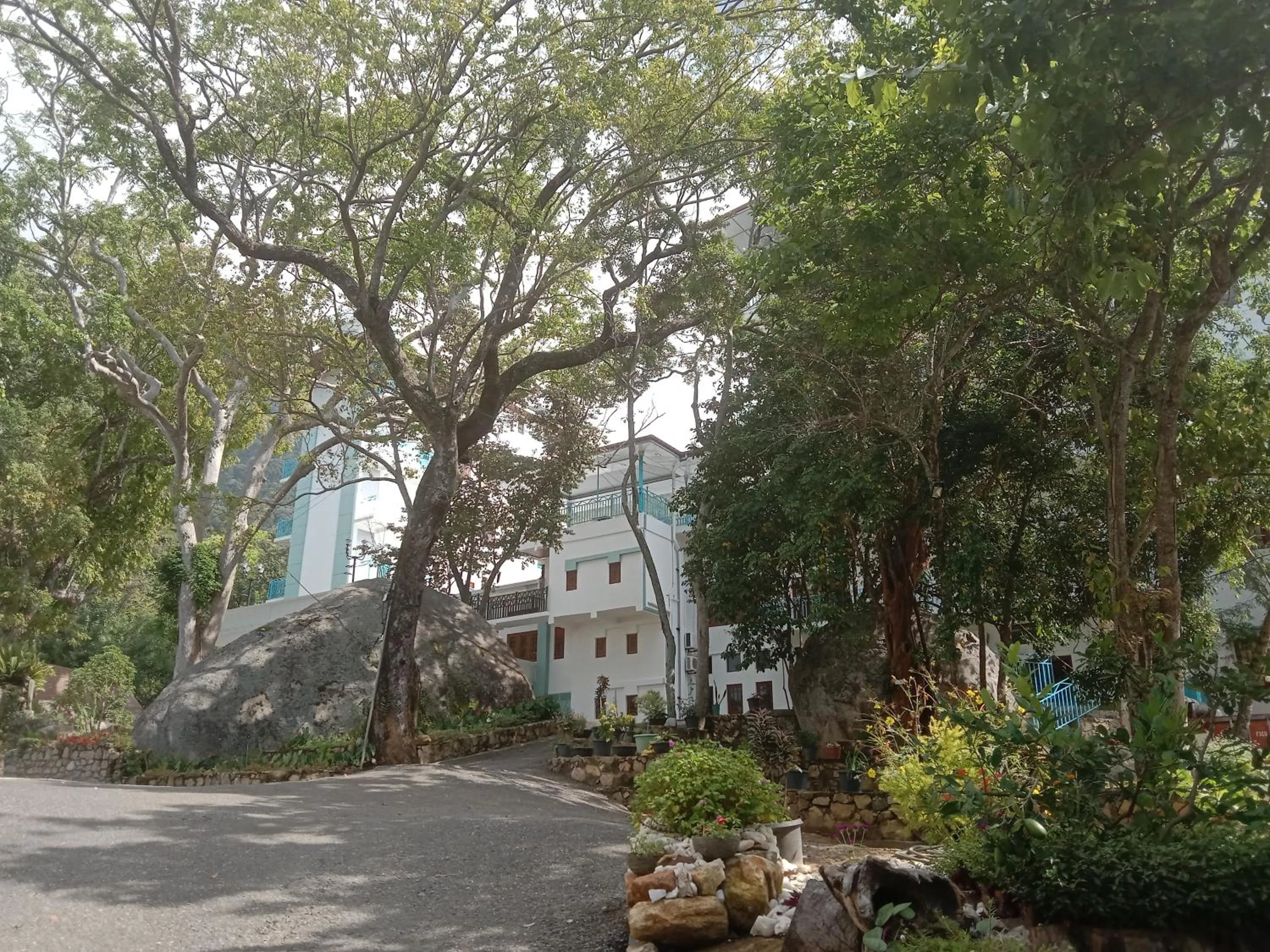 Property building in Moi Ella by DBI