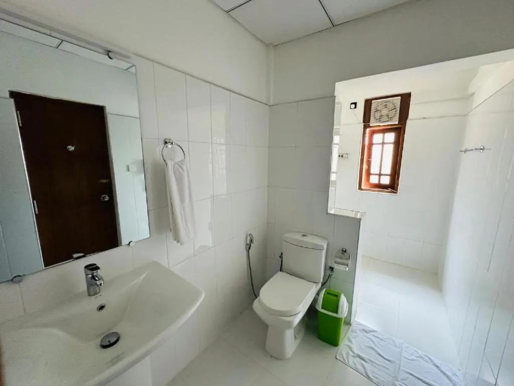 Toilet in Moi Ella by DBI