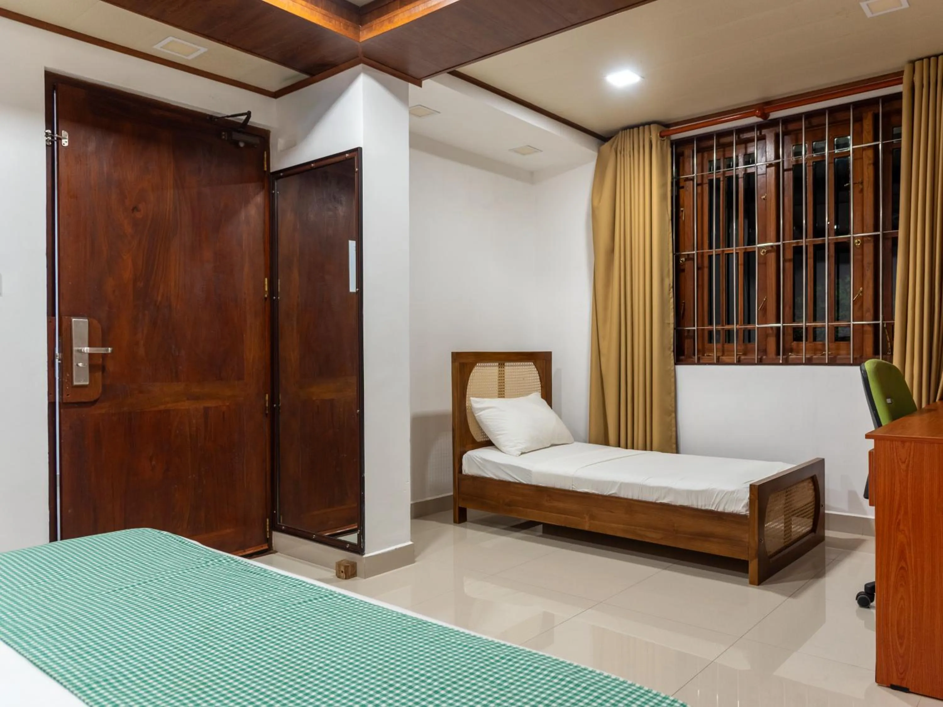 Photo of the whole room, Bed in Moi Ella by DBI