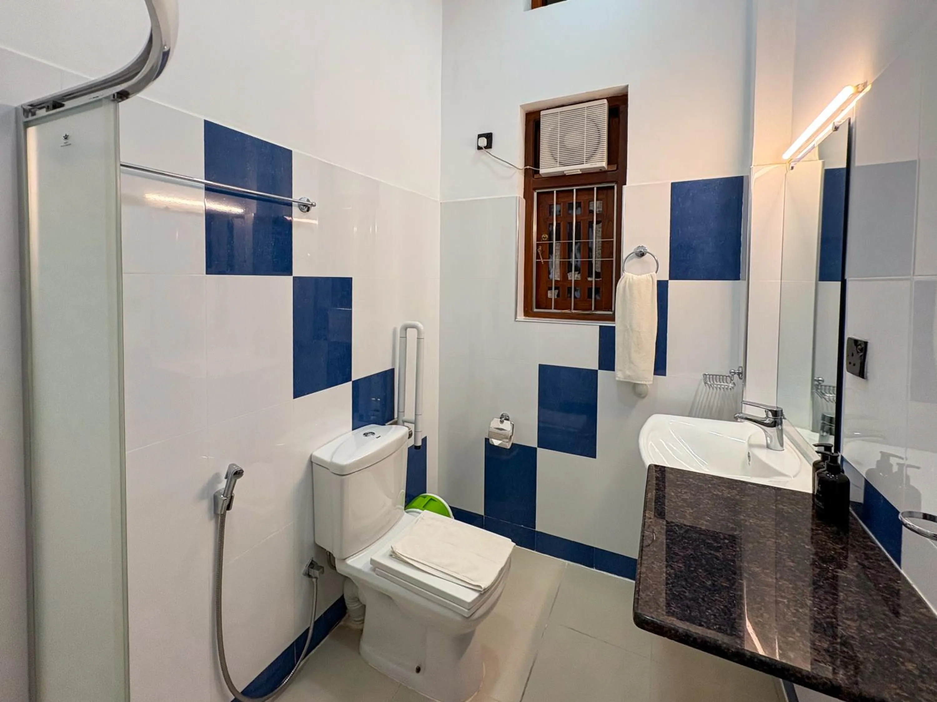 Bathroom in Moi Ella by DBI