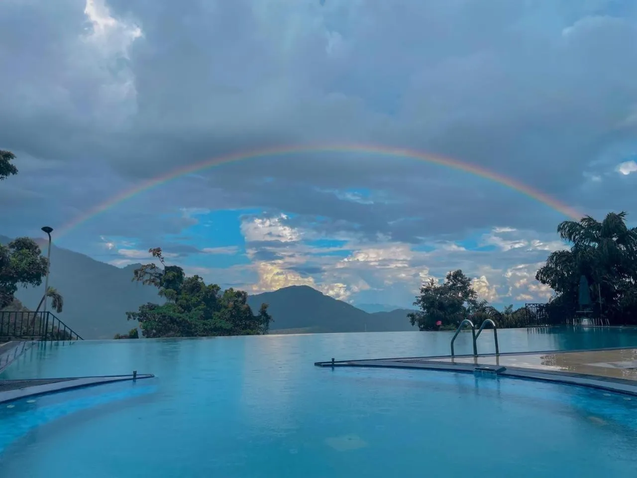 Day in Moi Ella by DBI