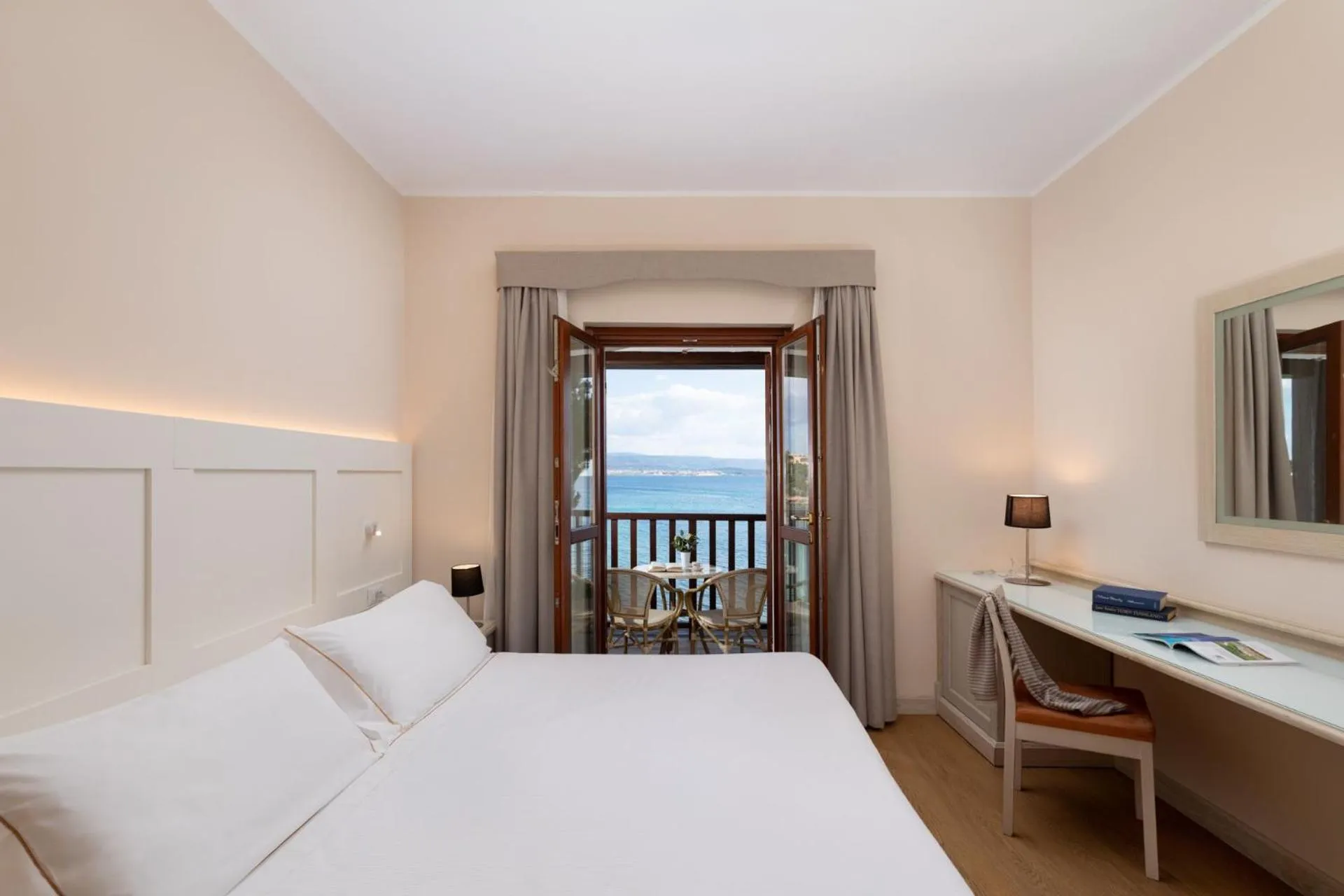 View (from property/room), Bed in Hotel Punta Negra