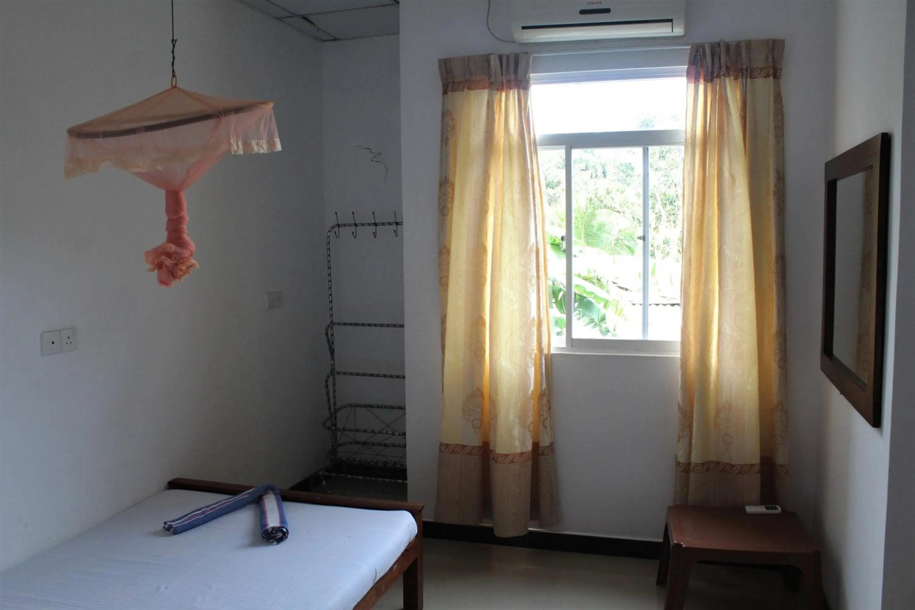 Bedroom, Bed in The Sisara