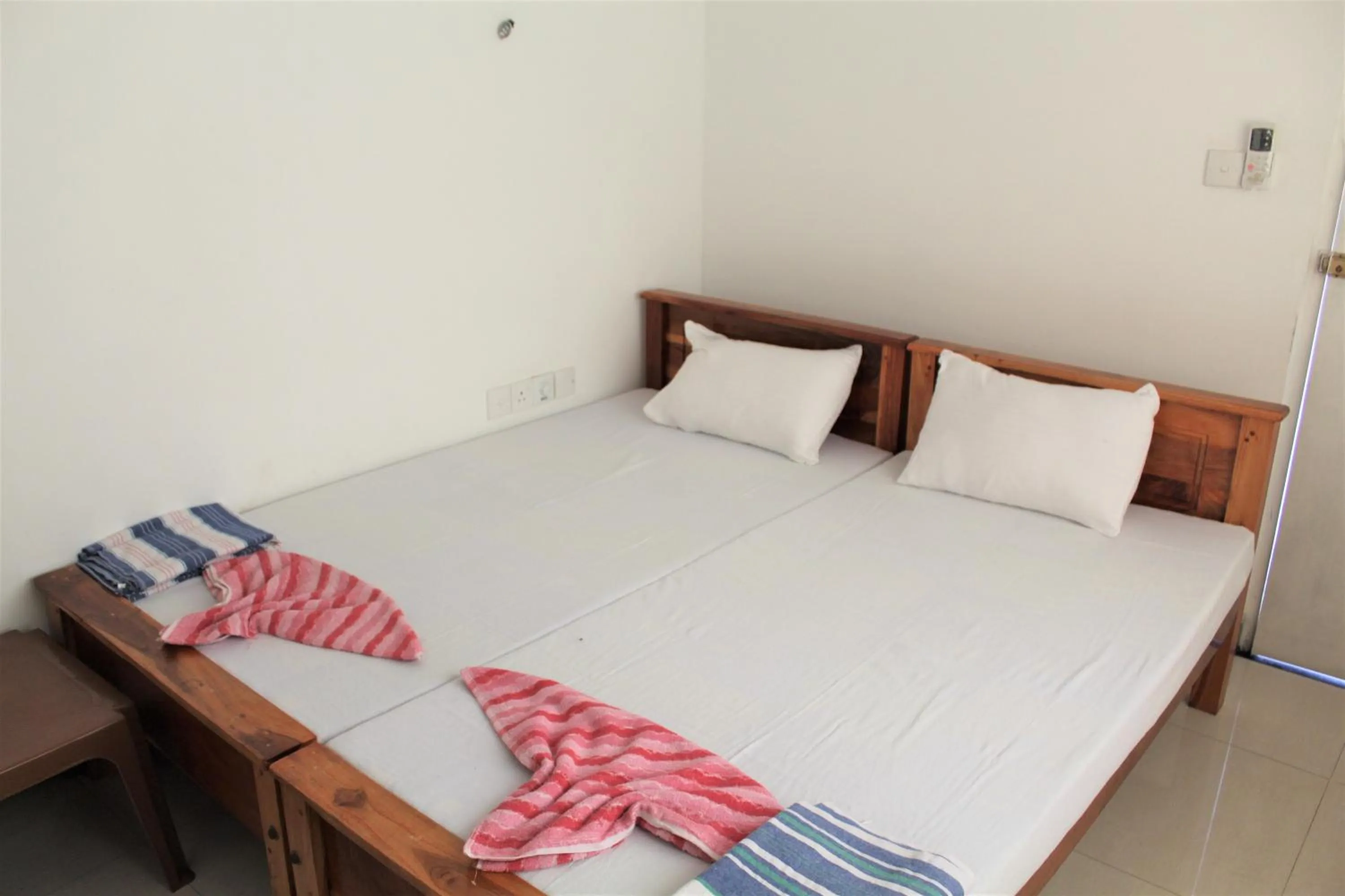 Bedroom, Bed in The Sisara