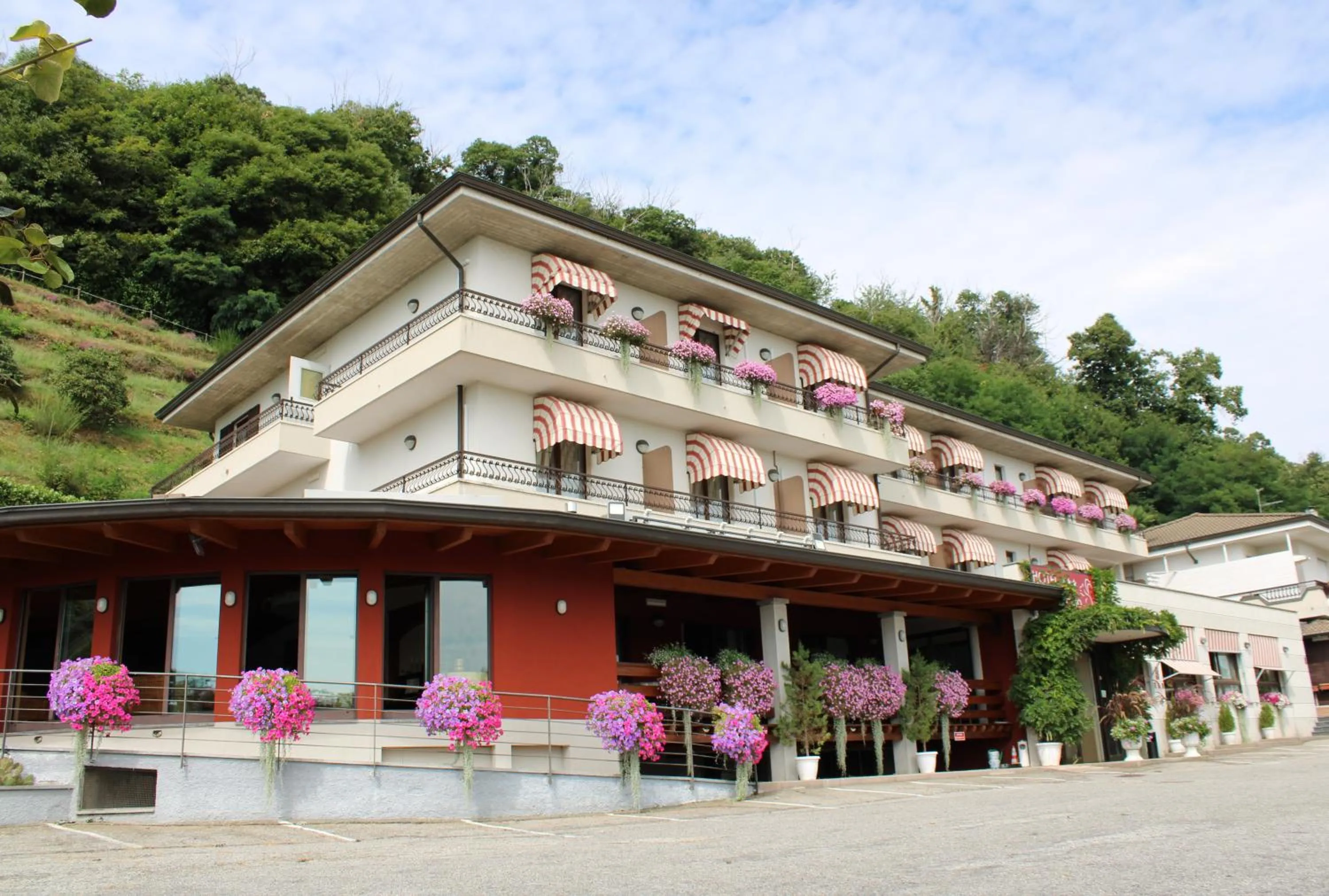 Property building in Lo Scoiattolo