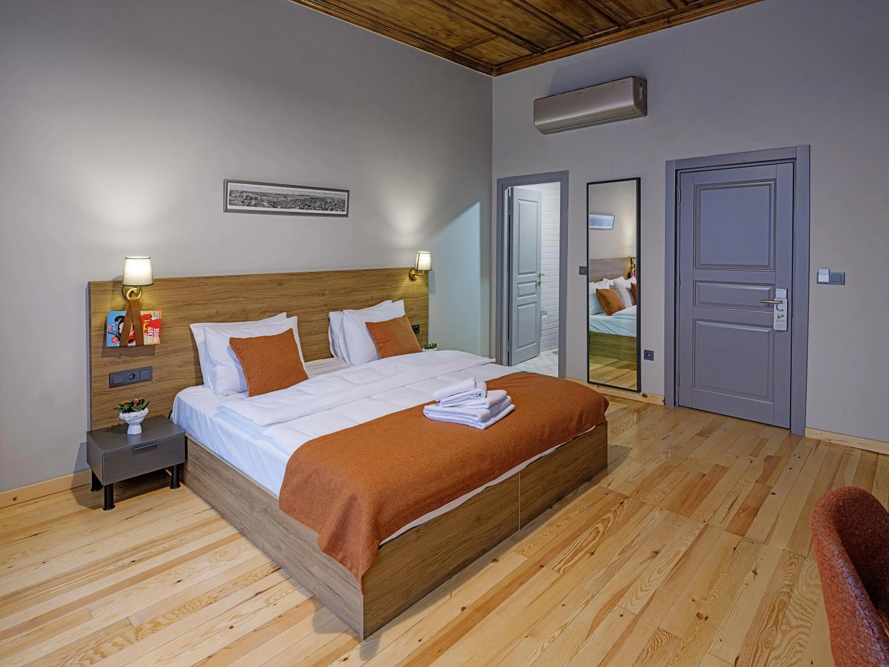 Photo of the whole room, Bed in ROCO Beyoglu
