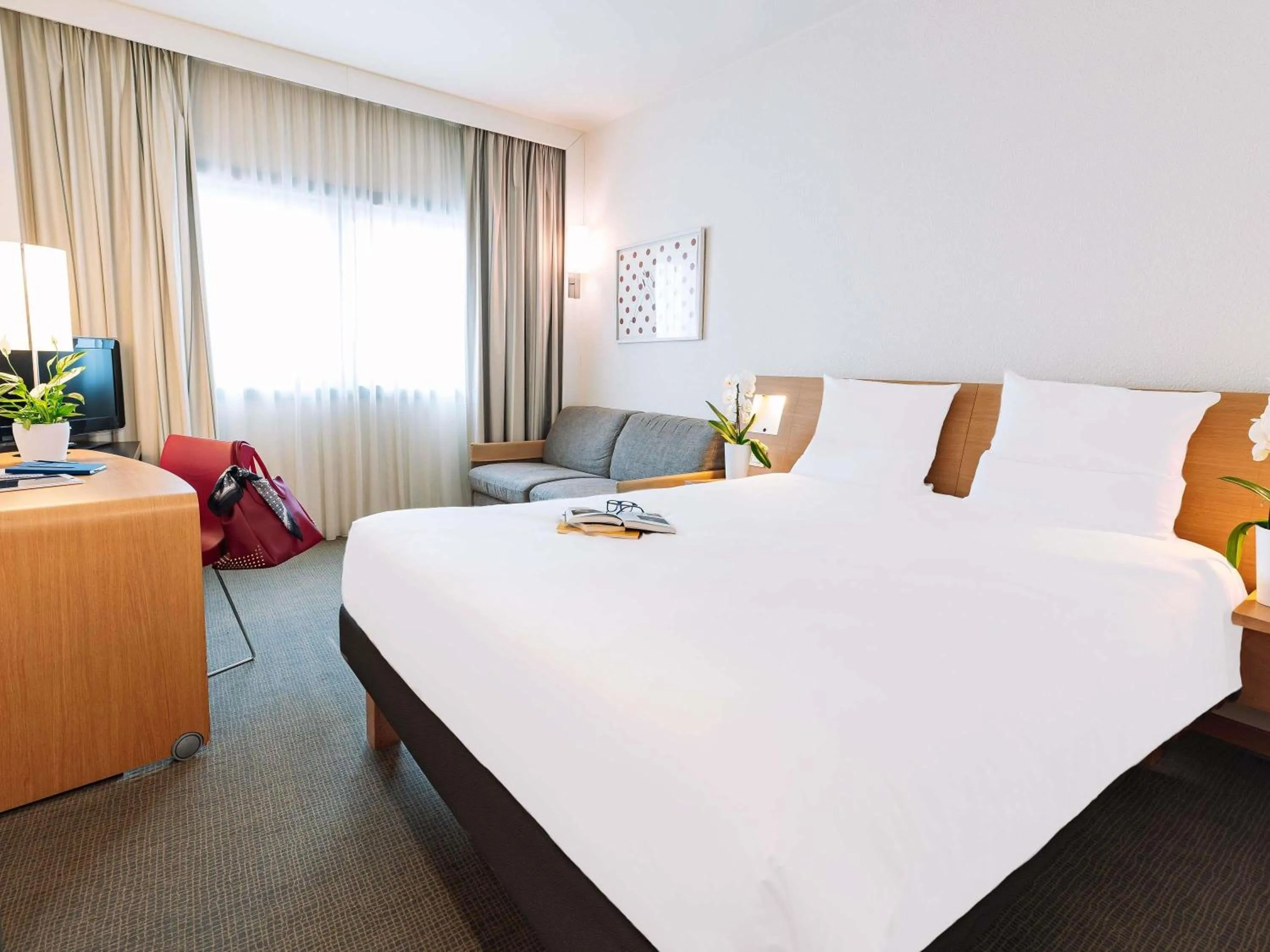 Bedroom, Bed in Novotel Venezia Mestre Castellana