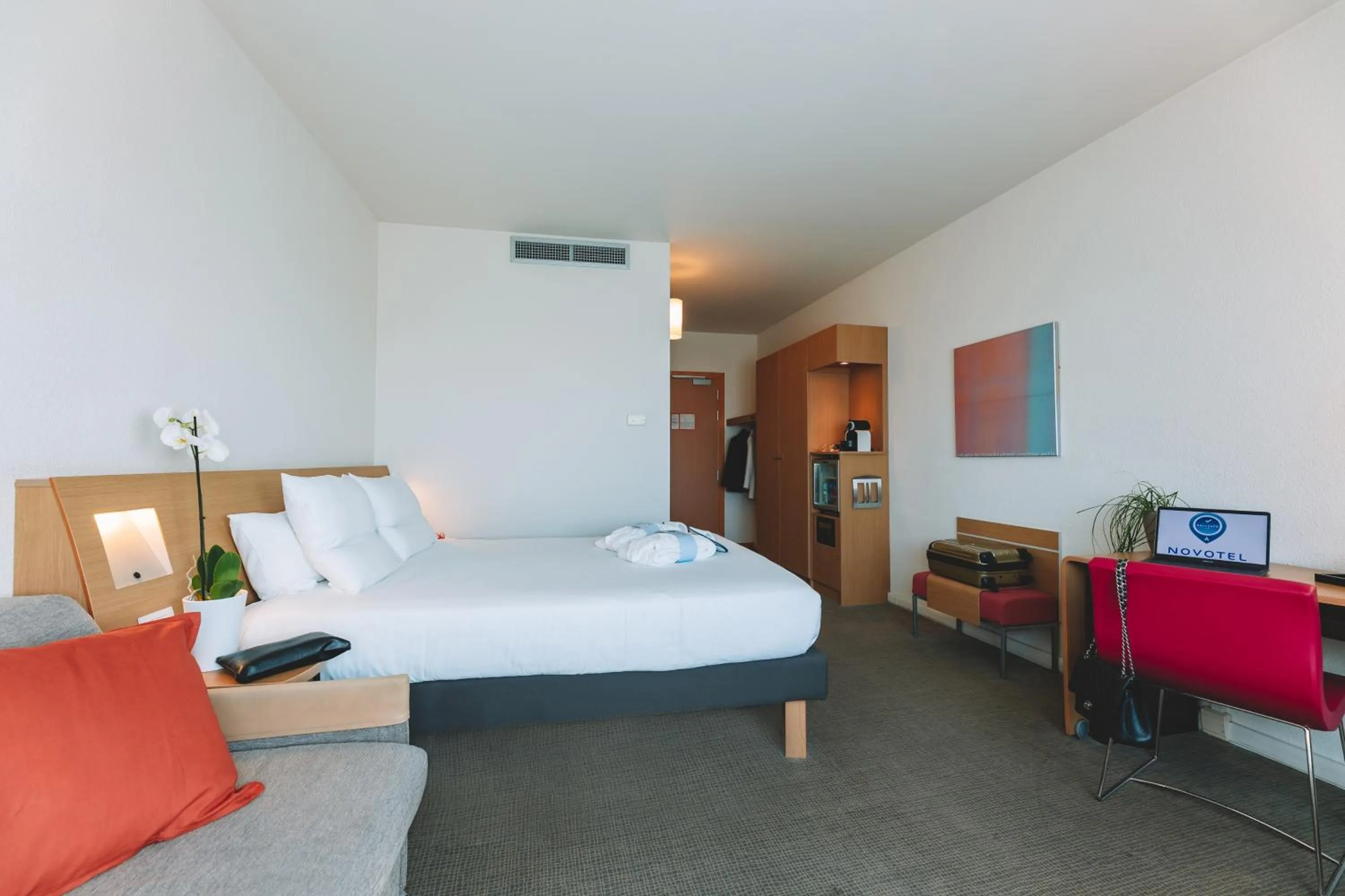 Photo of the whole room, Bed in Novotel Venezia Mestre Castellana