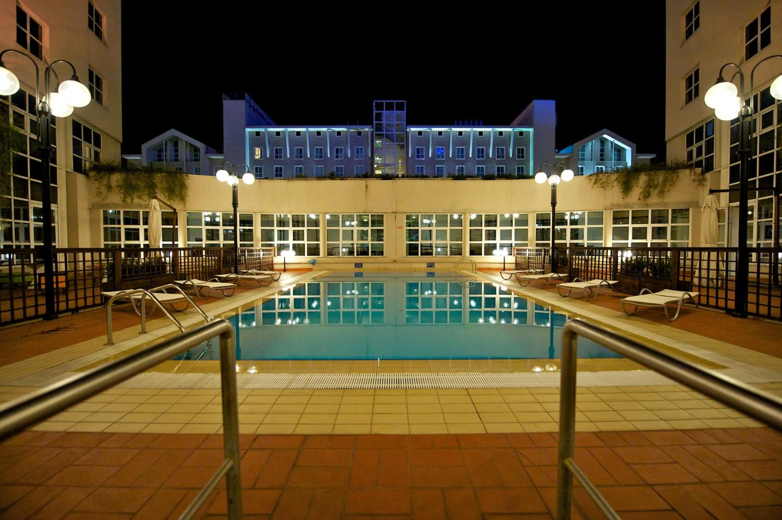 Pool view in Novotel Firenze Nord Aeroporto