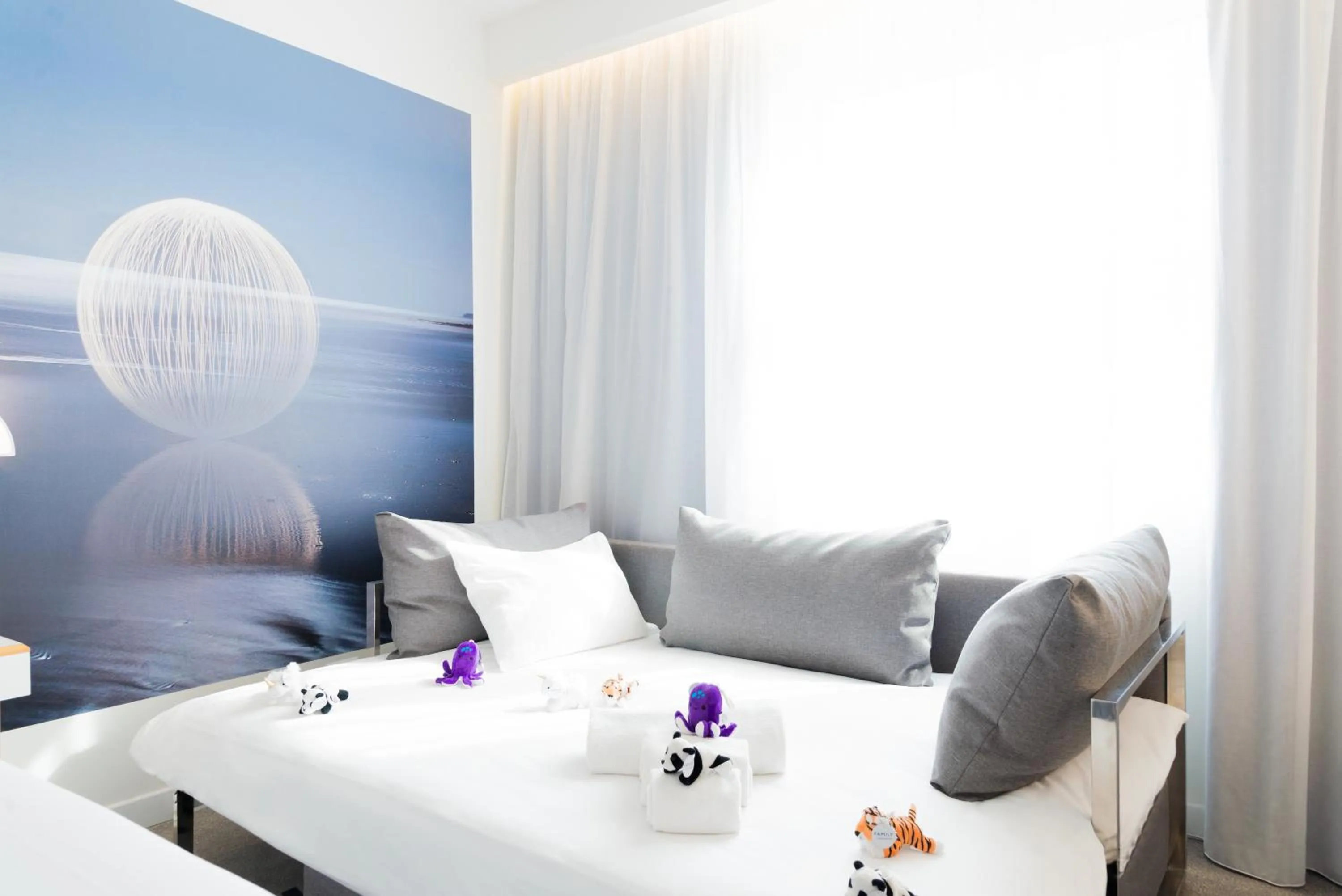 Living room, Bed in Novotel Firenze Nord Aeroporto